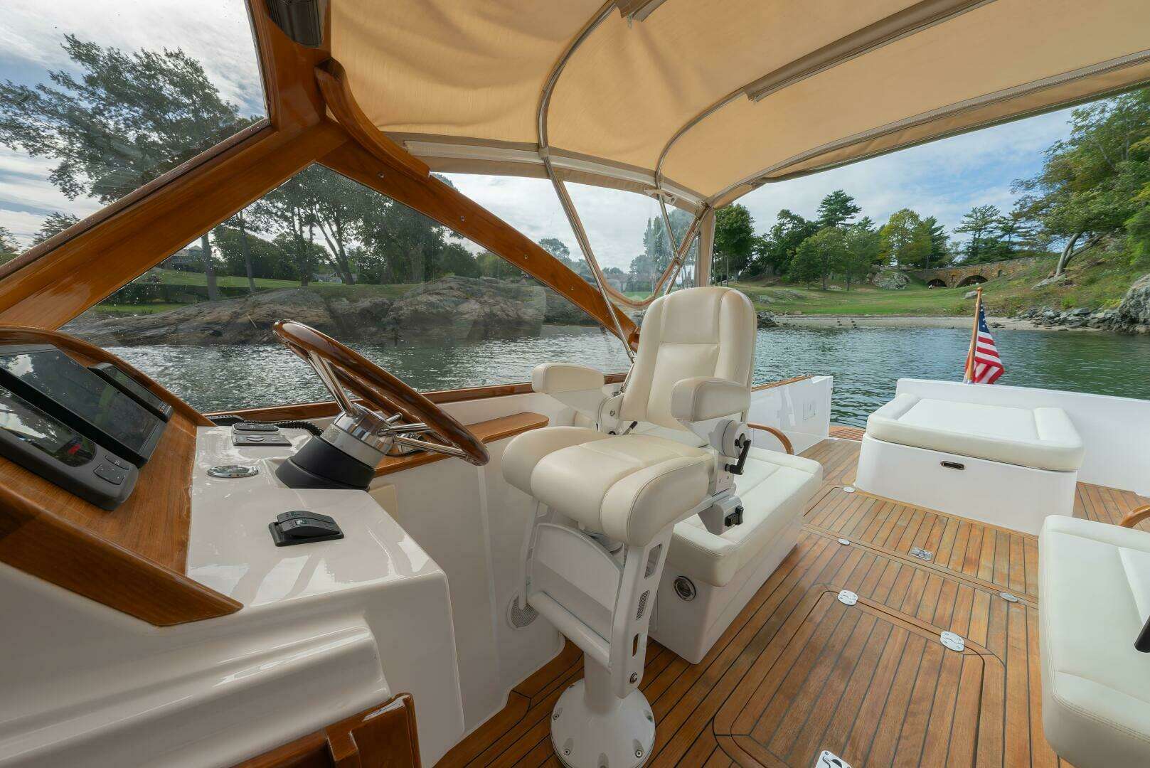2020 CH Marine Shelter Island Nomad - Image 8