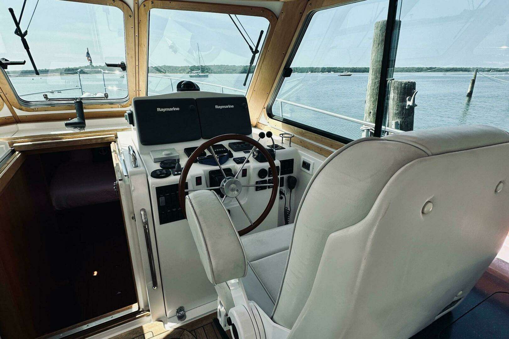 2007 Sabre 34 Express - Image 26