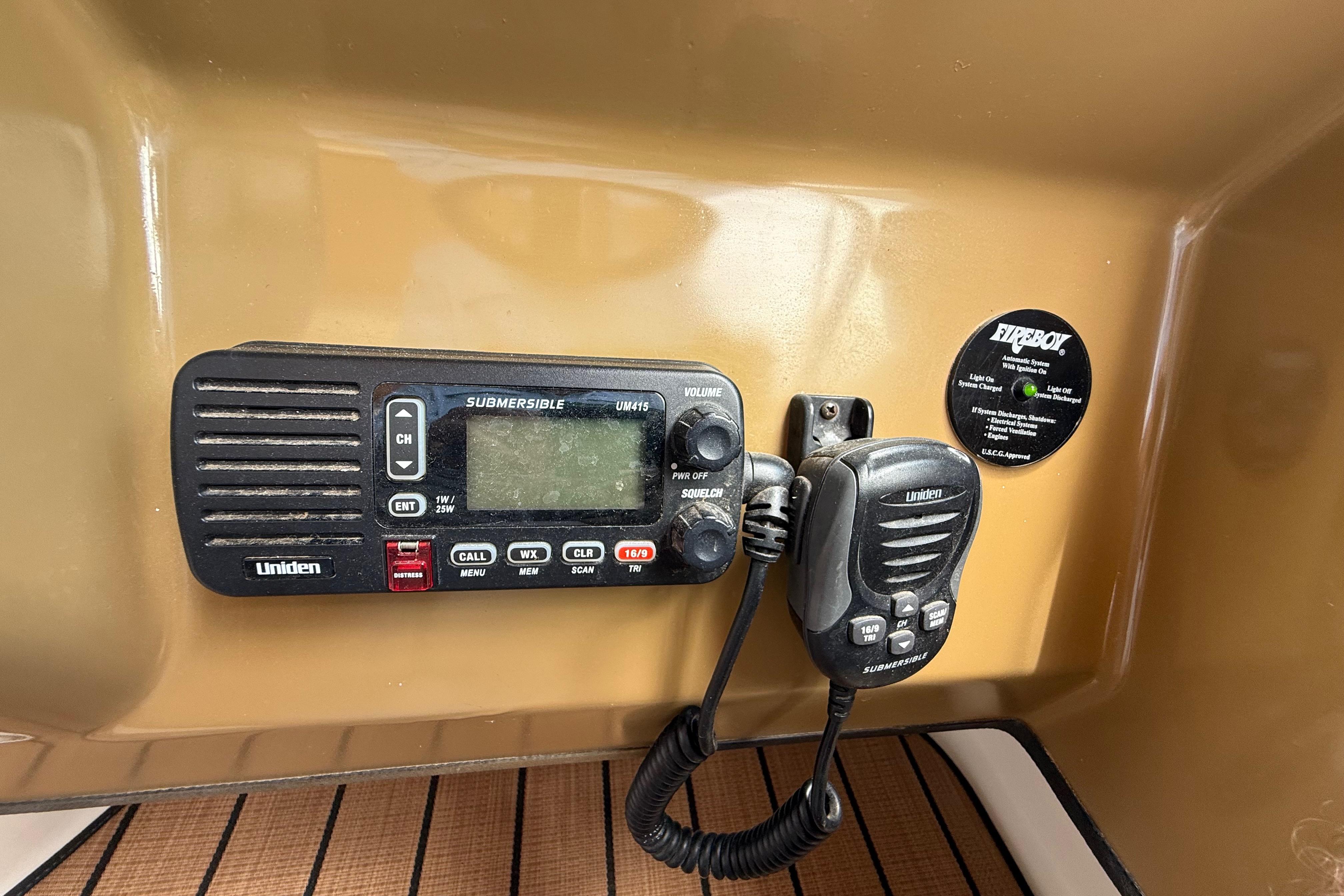 1999 Chaparral Signature 300 boat radio and communication equipment panel.