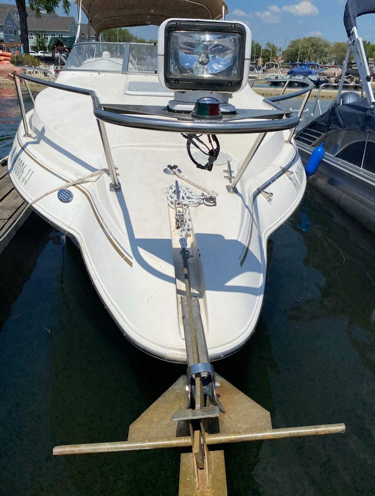 2001 Larson Cabrio 254 Mid Cabin Cruiser - 15