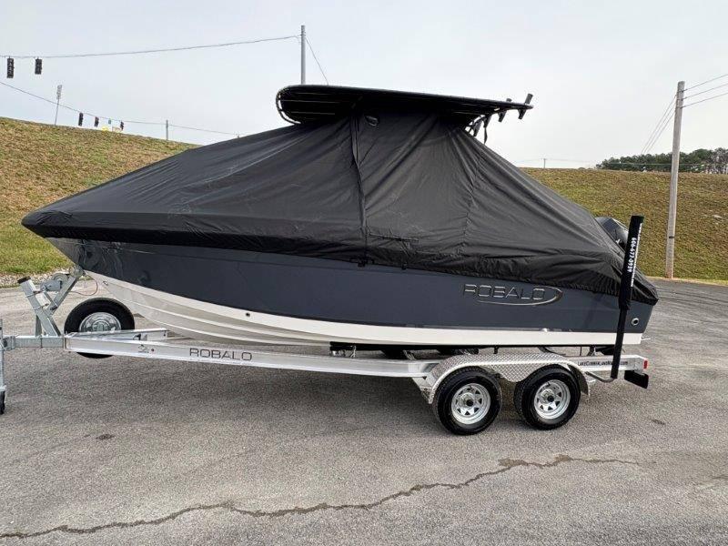 2025 Robalo R202 Explorer - 92