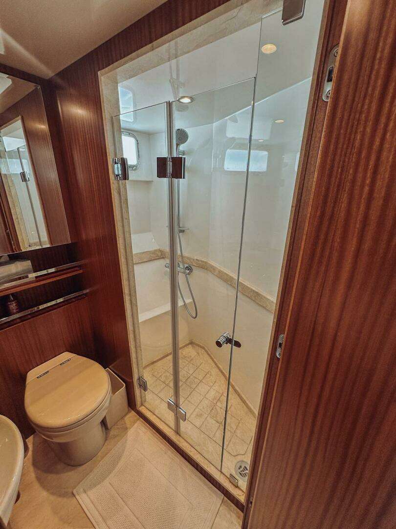 2015 Ocean Alexander 72 - Image 14