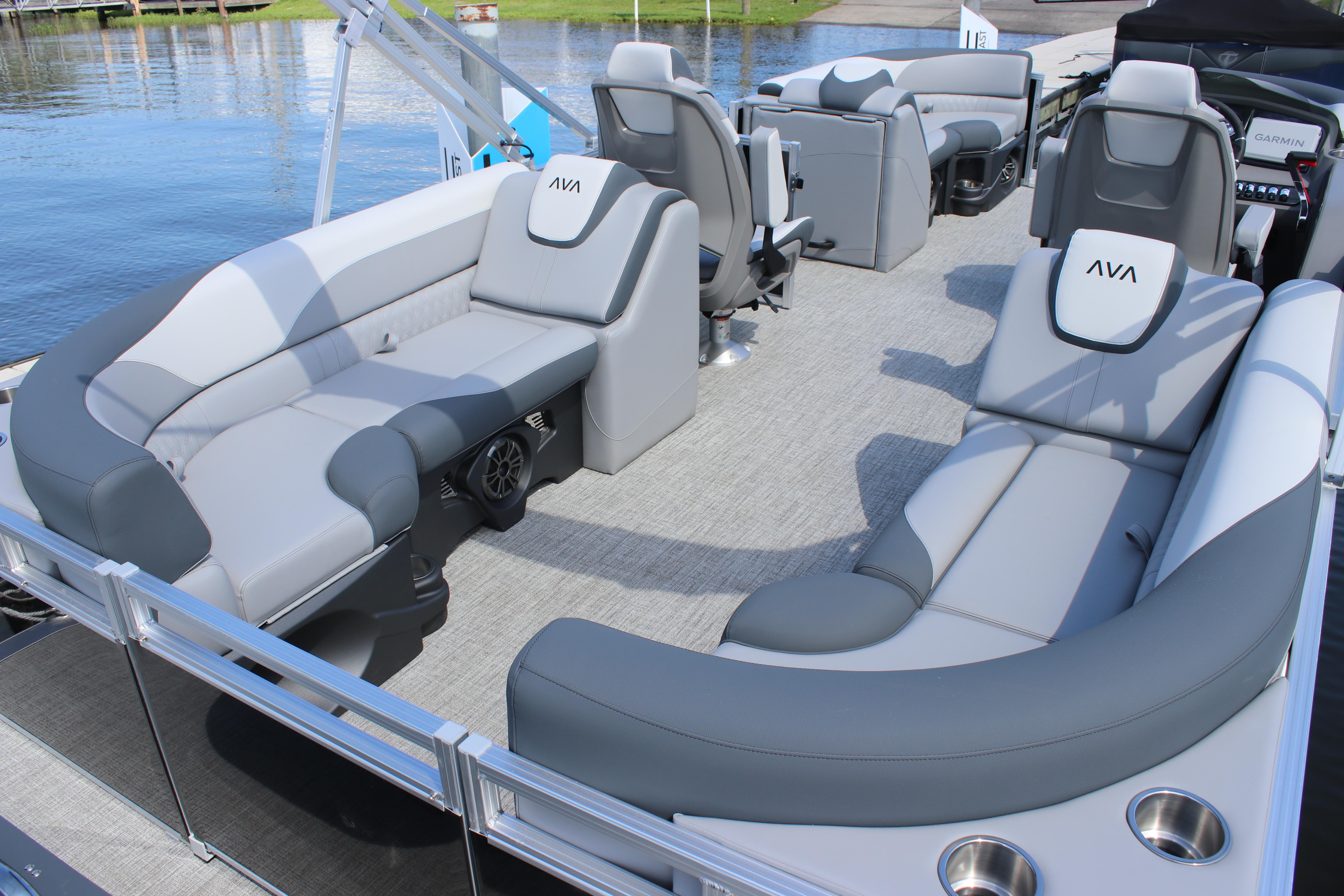 2025 Avalon LSZ Quad Lounger pontoon boat with luxurious seating and modern design.