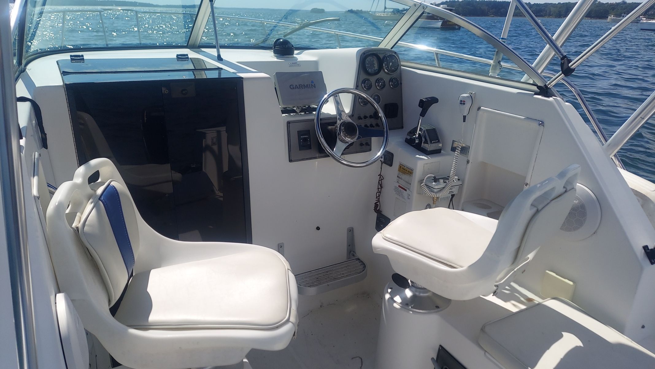 2002 Wellcraft Walkaround - 10