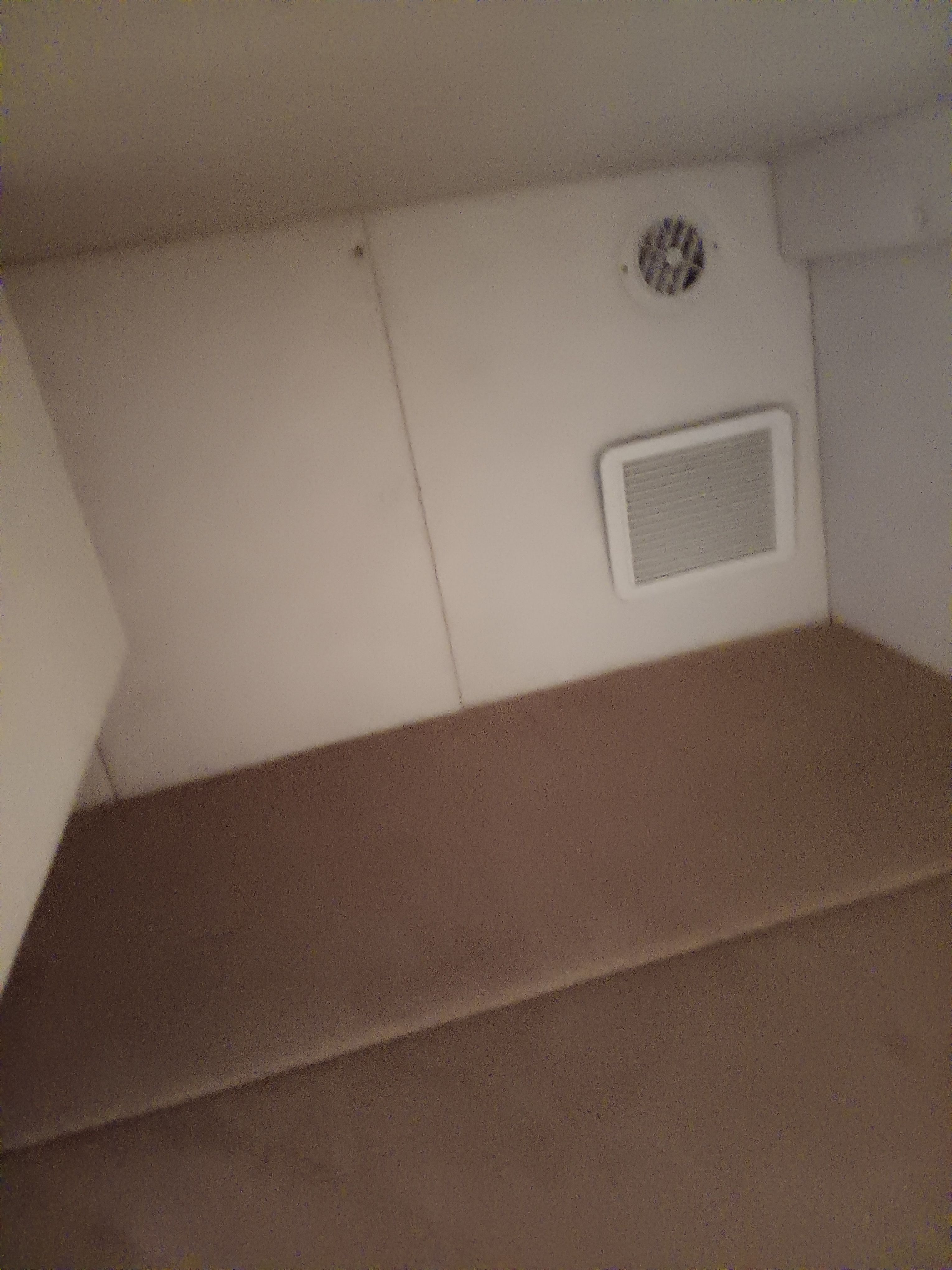 Interior of a 2005 Sea Ray 260 DA Sundancer with a ventilation grille.