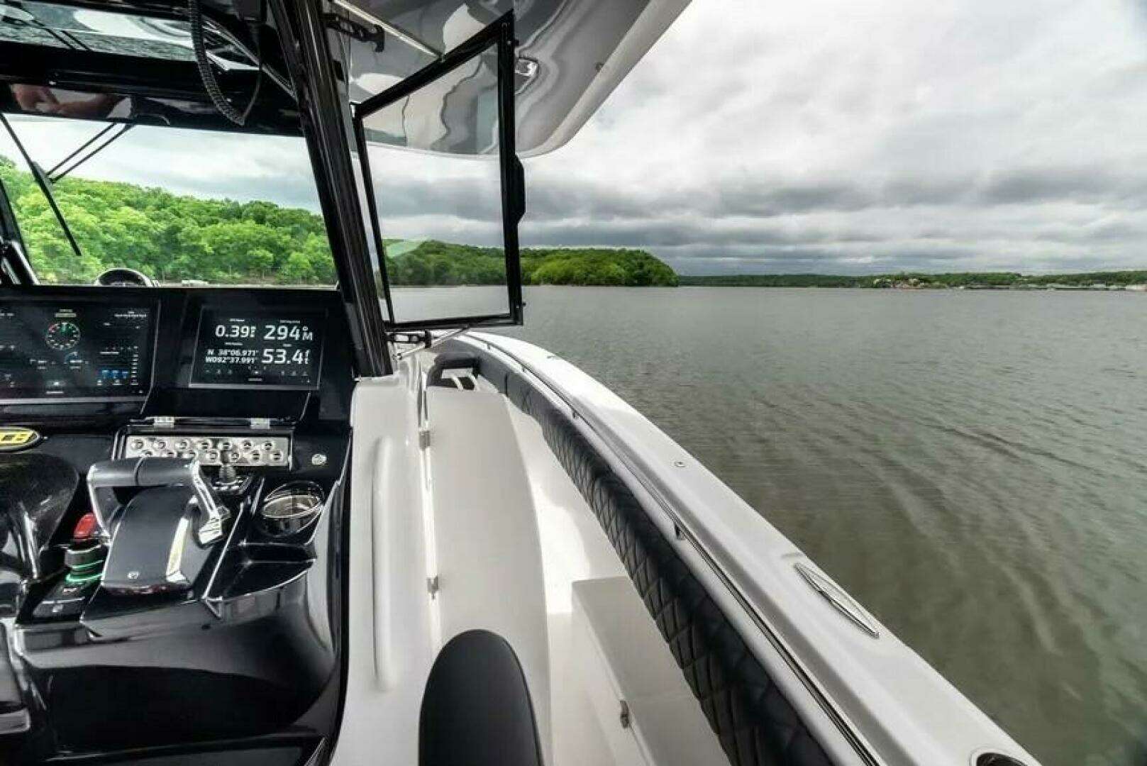 2024 HCB 42 Lujo - Image 23