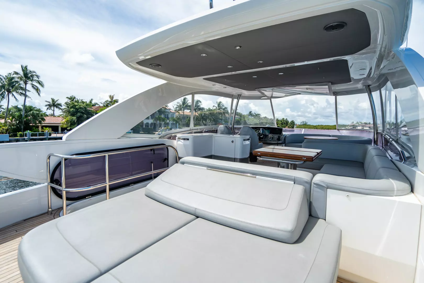 2018 Princess F62 - Image 31