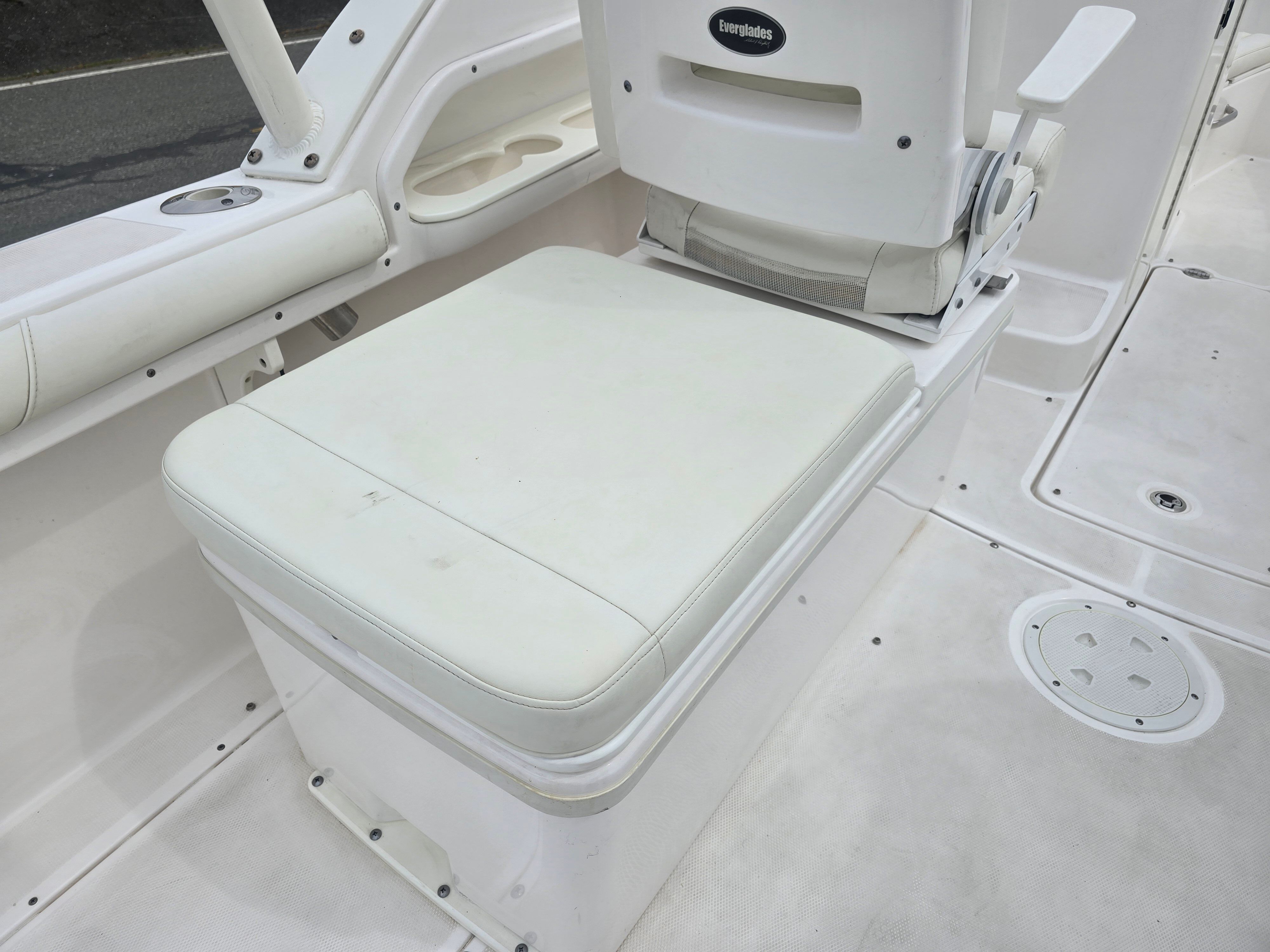 2017 Everglades 230 Dual Console - 54
