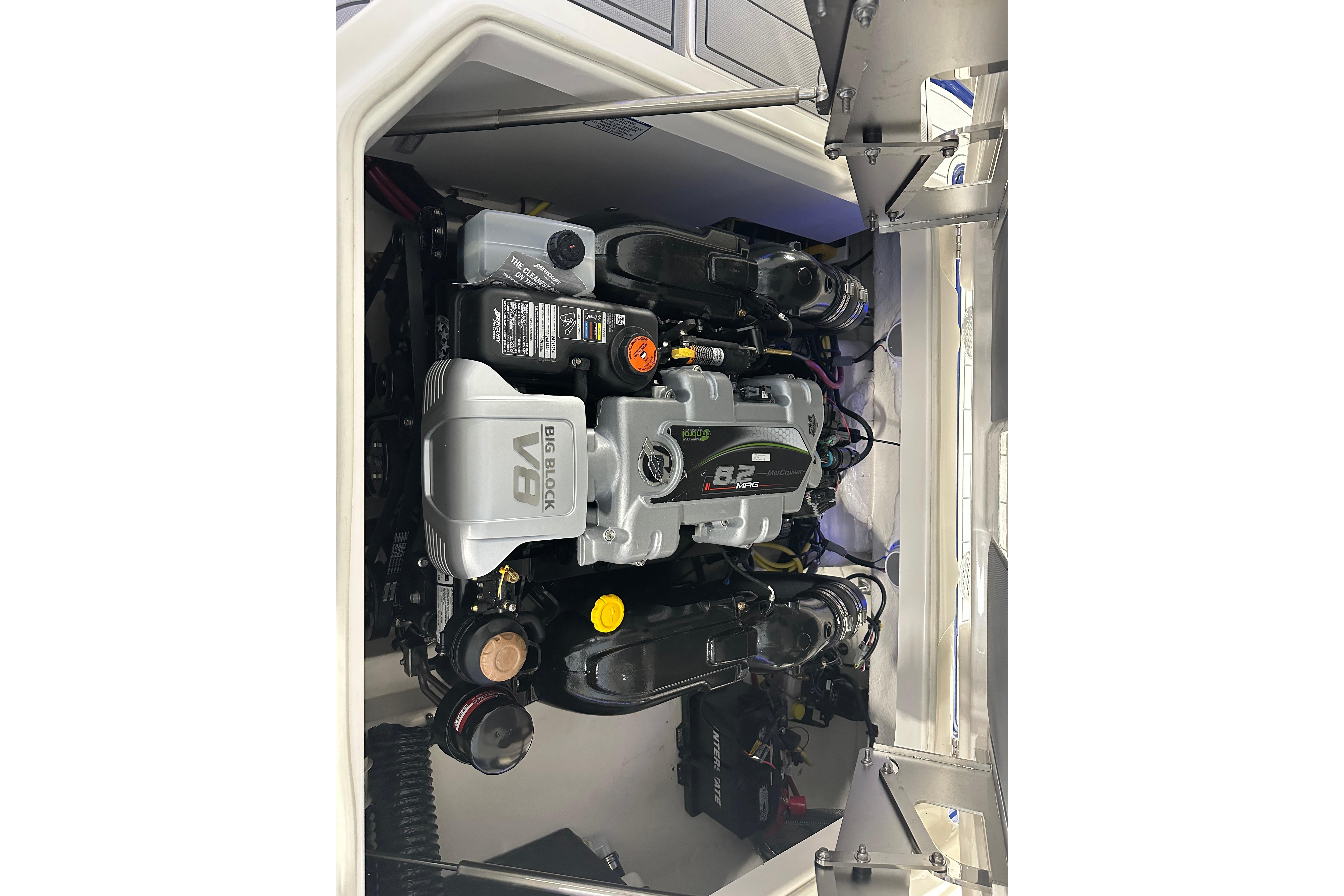 Chaparral SSX 8 2026 engine compartment with V8 Big Block.