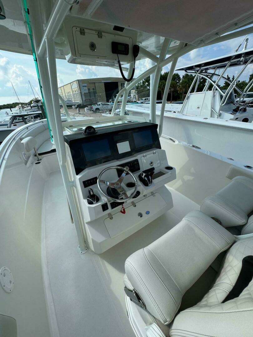 2023 Sailfish 290CC - Image 7