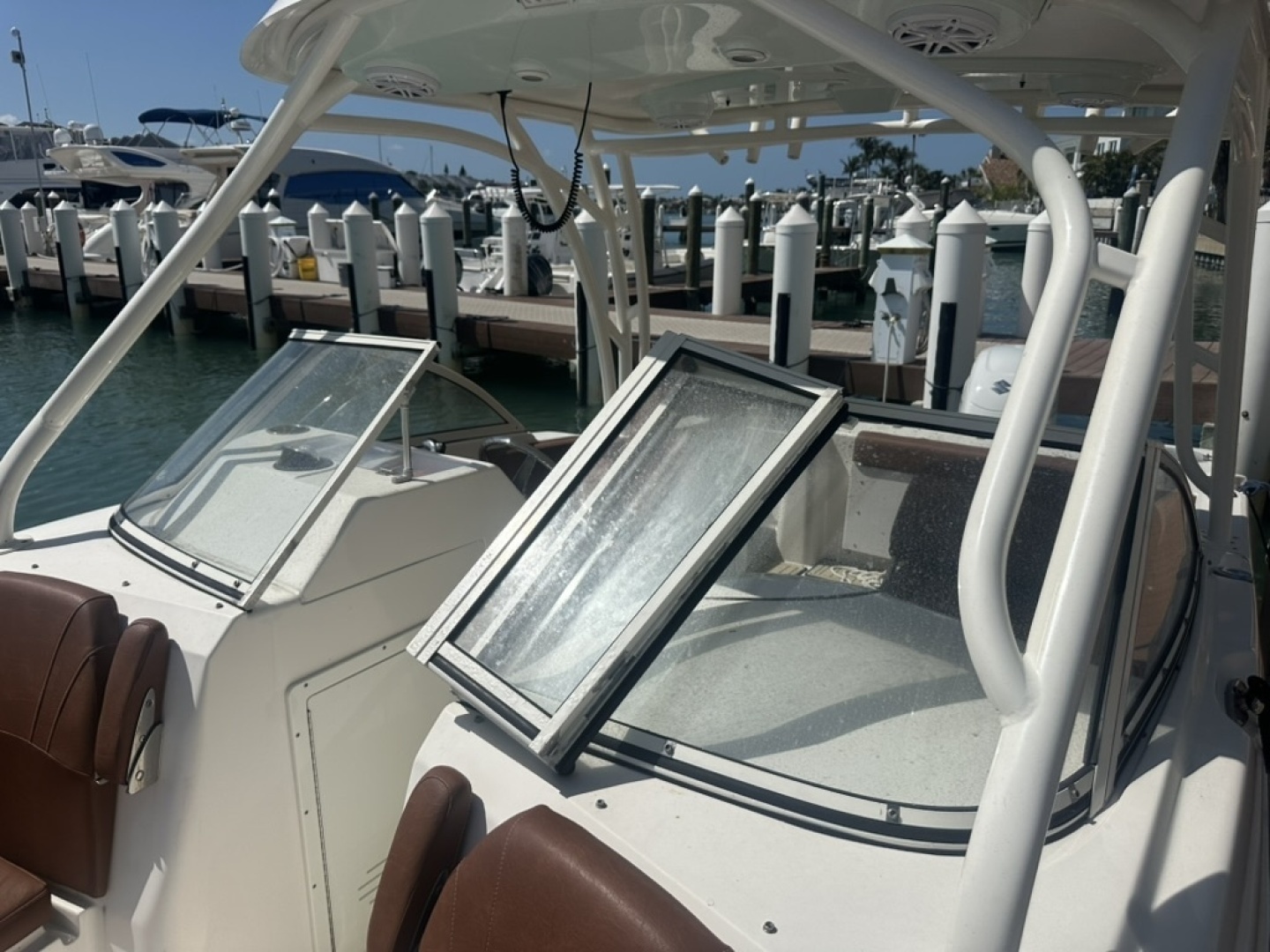 2019 Century 24 Resorter - Image 33