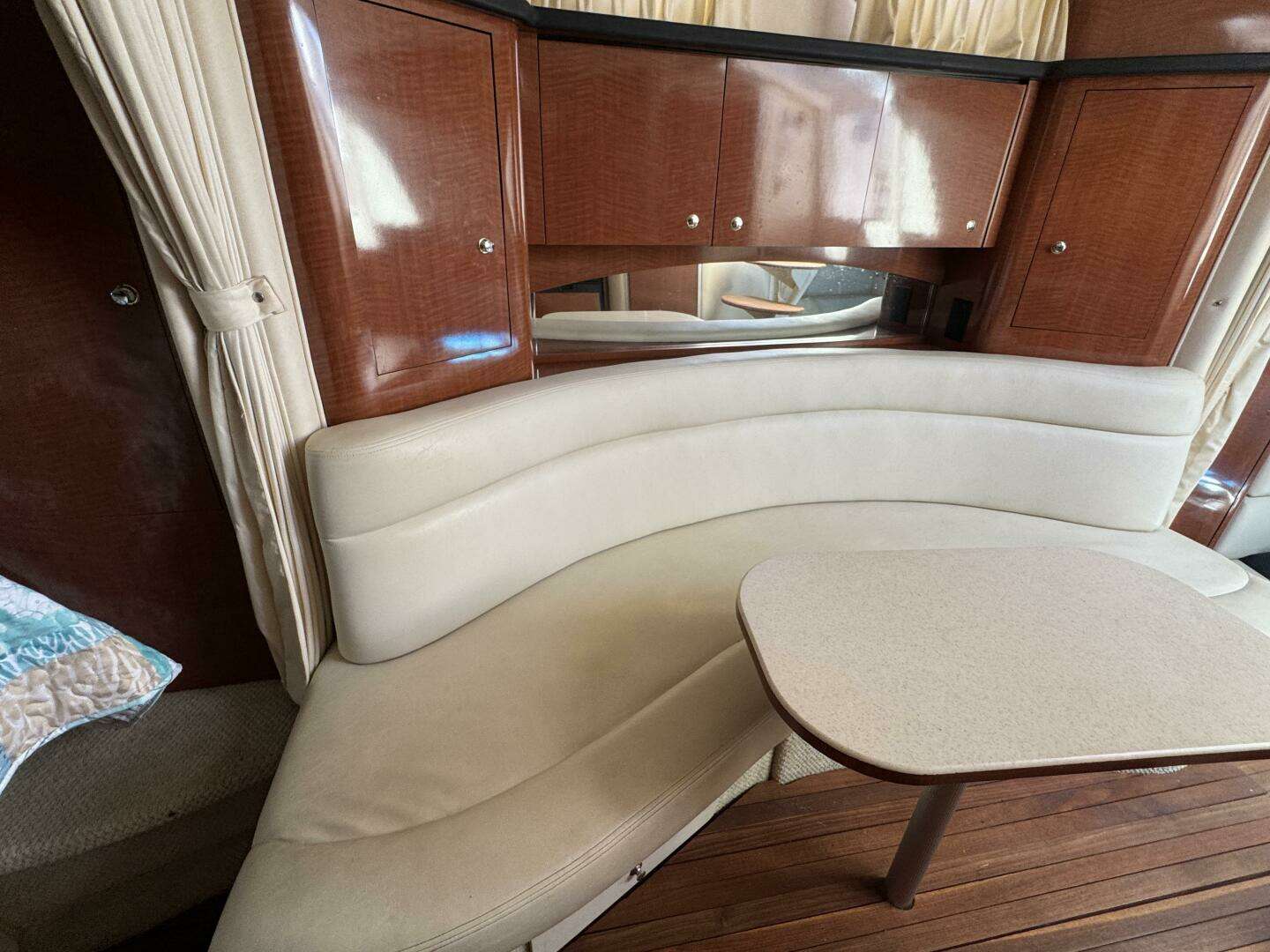 2002 Sea Ray 320 Sundancer - Image 43