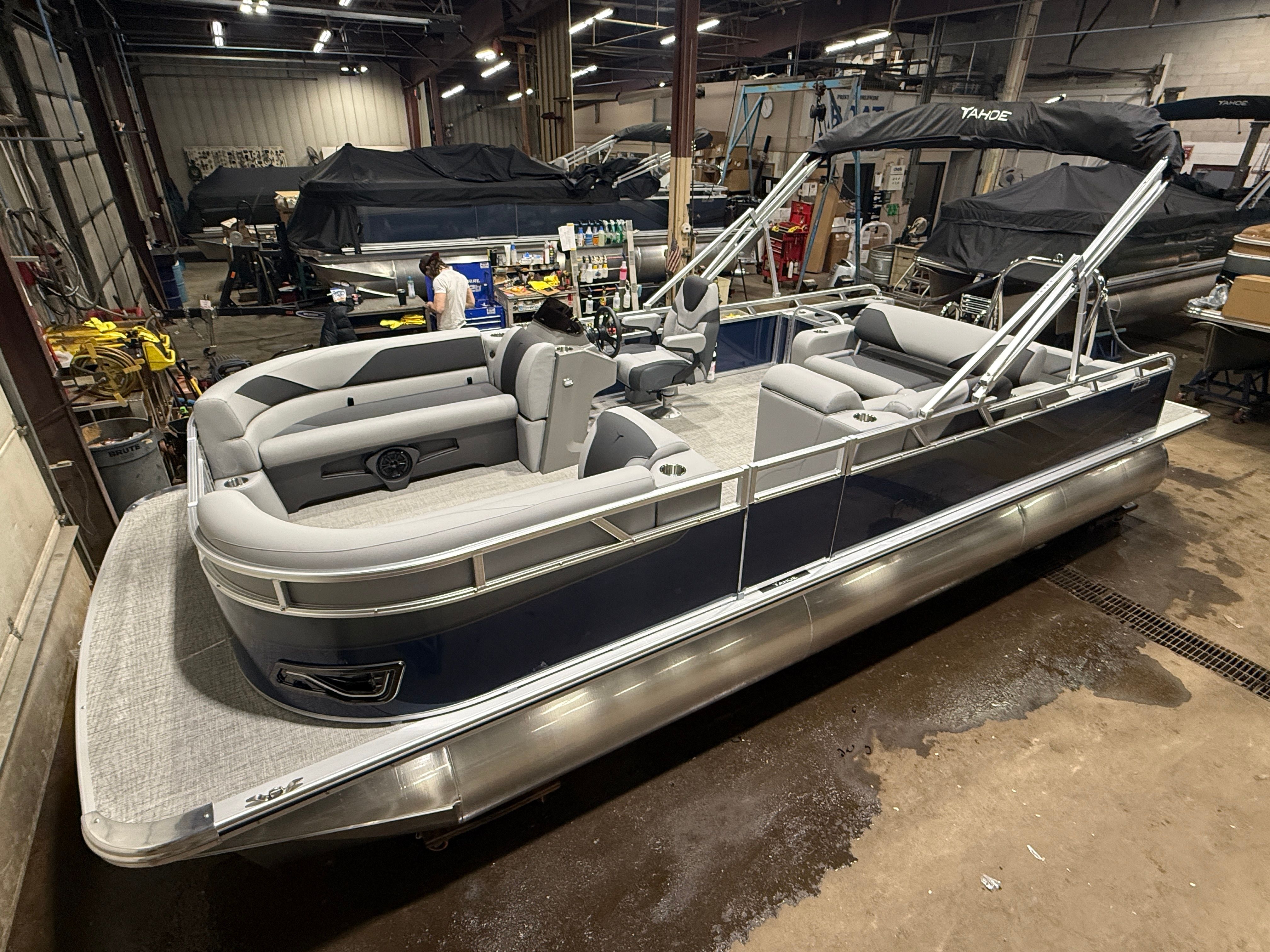 2025 Tahoe Sport VRB 2385 Swingback & 4-Stroke $33995