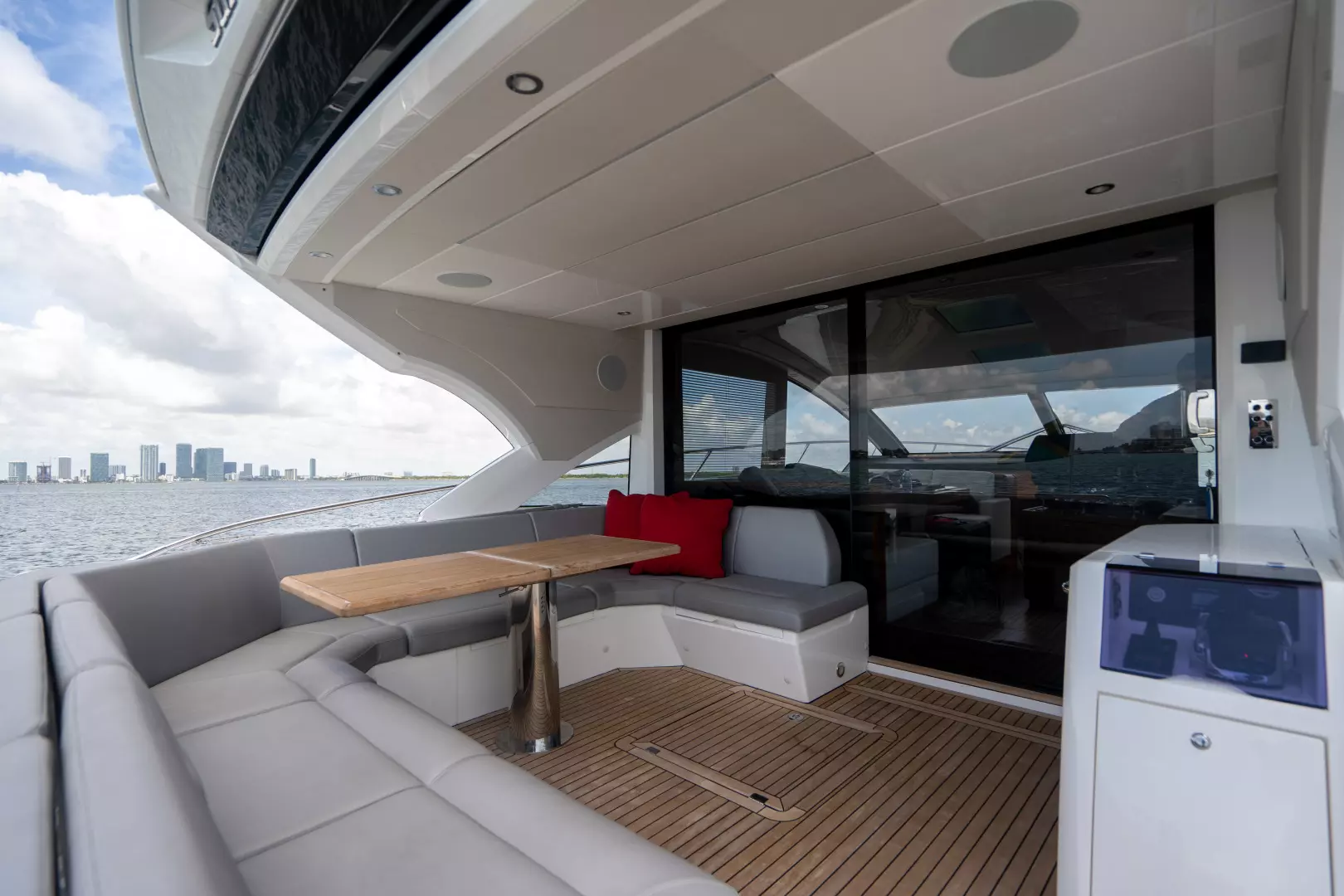 2019 Sunseeker Predator - Image 31
