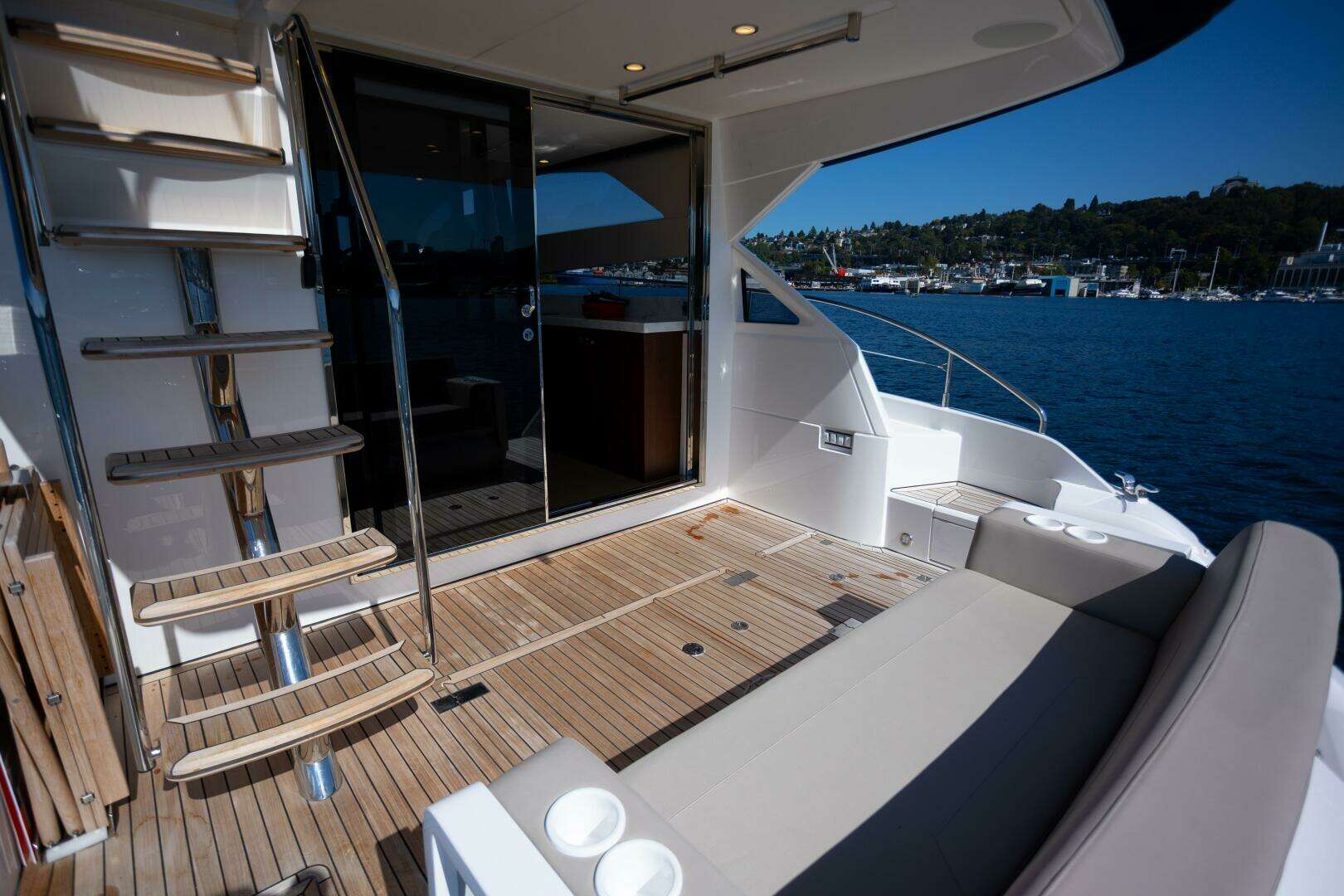 2025 Fairline Squadron 50 - Image 34