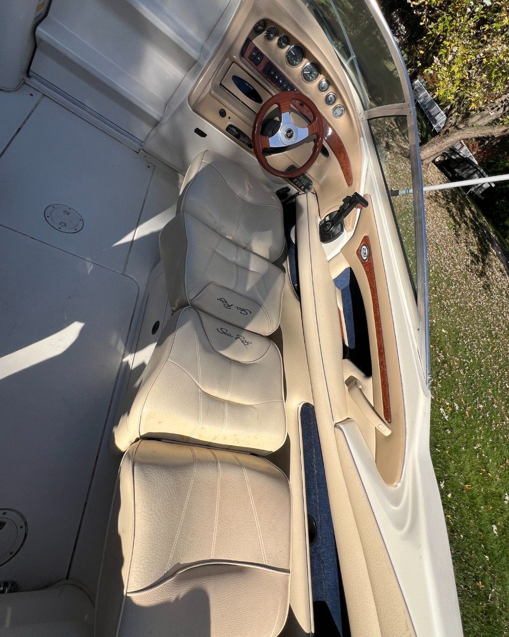 1999 Sea Ray 230 Overnighter - 81