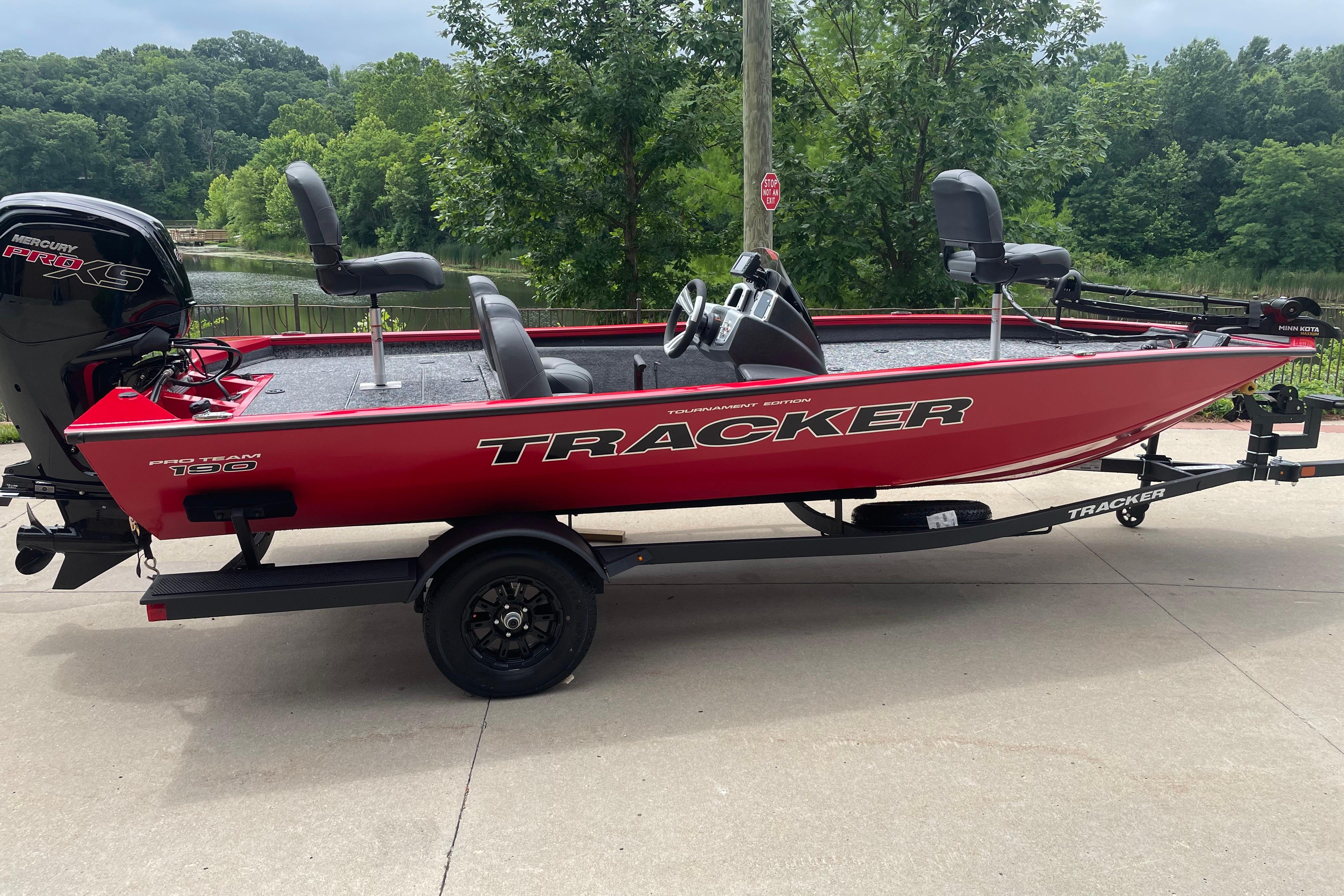 2026 Tracker Pro Team 190