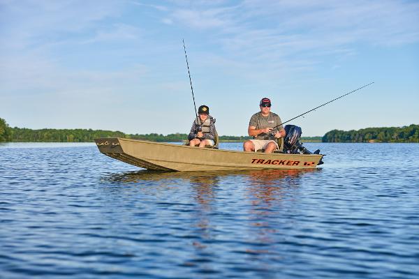 2026 Tracker Grizzly 12 Jon - 22