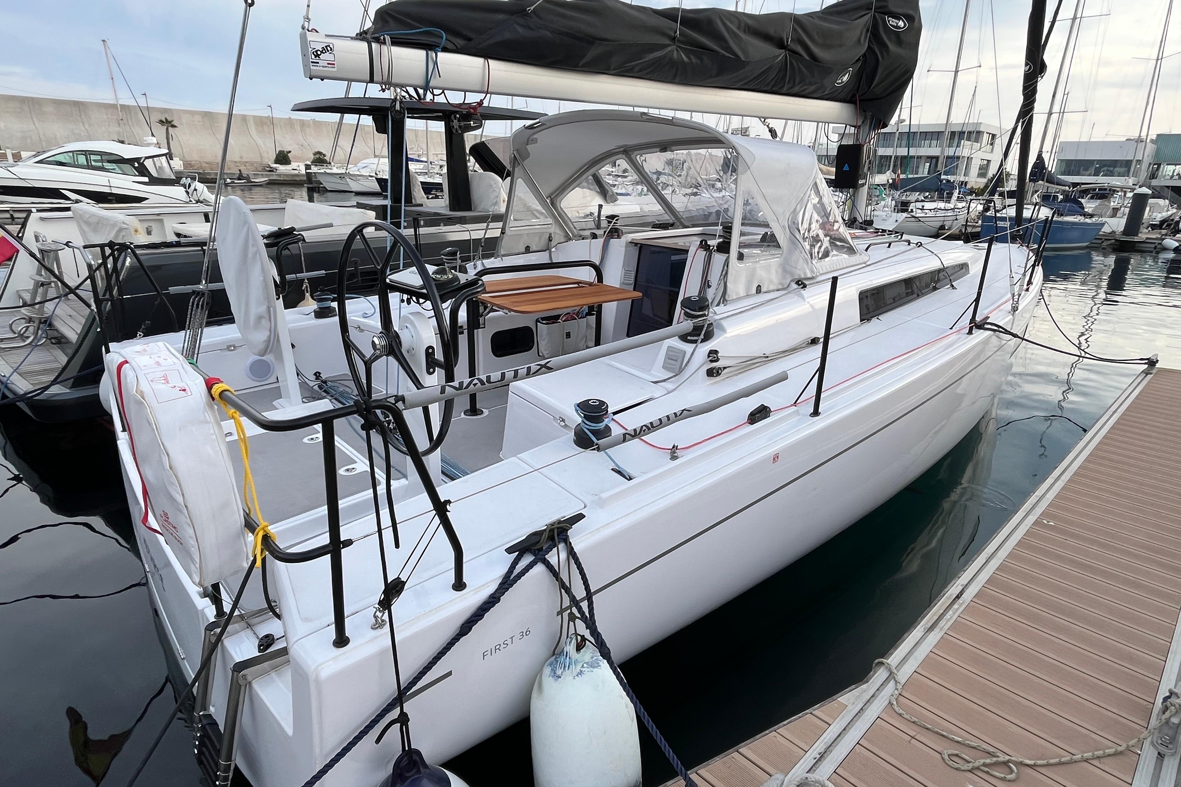2025 Beneteau First 36