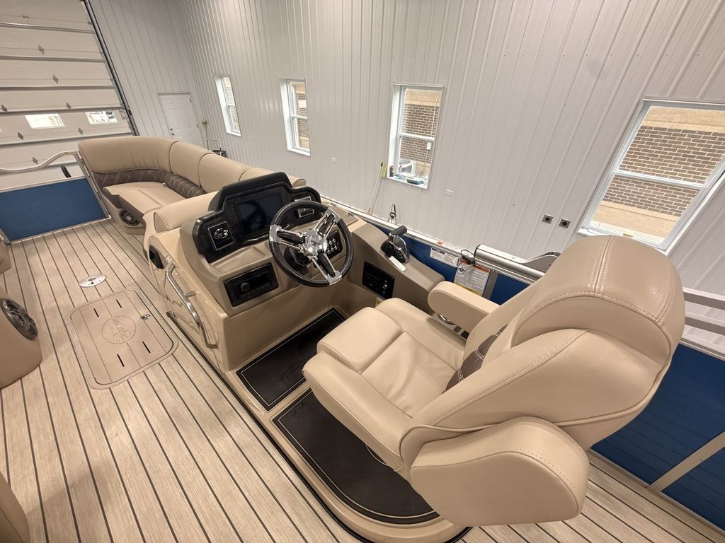 2024 SunCatcher Elite 326 SE - 20