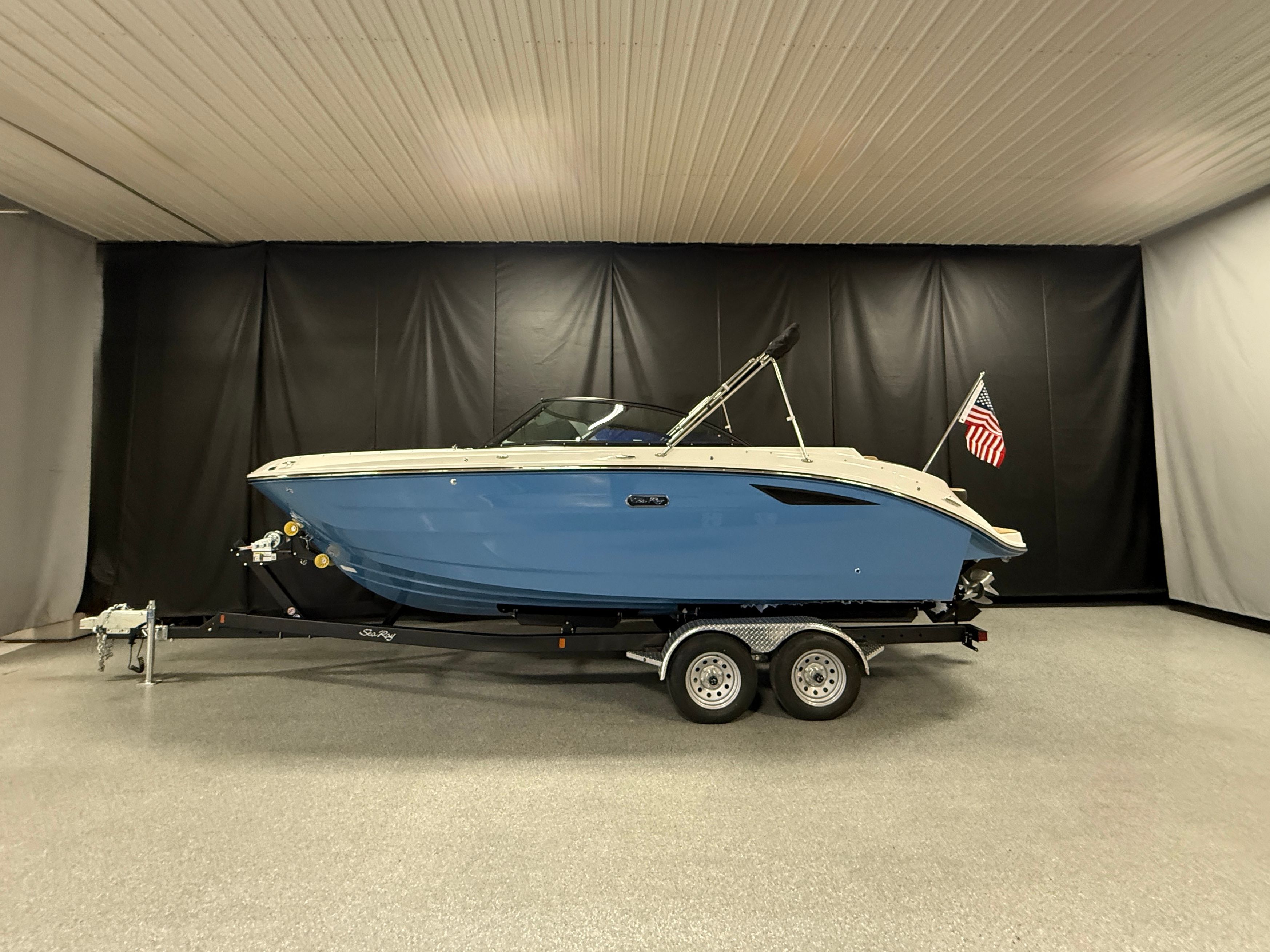 2026 Sea Ray SDX 230