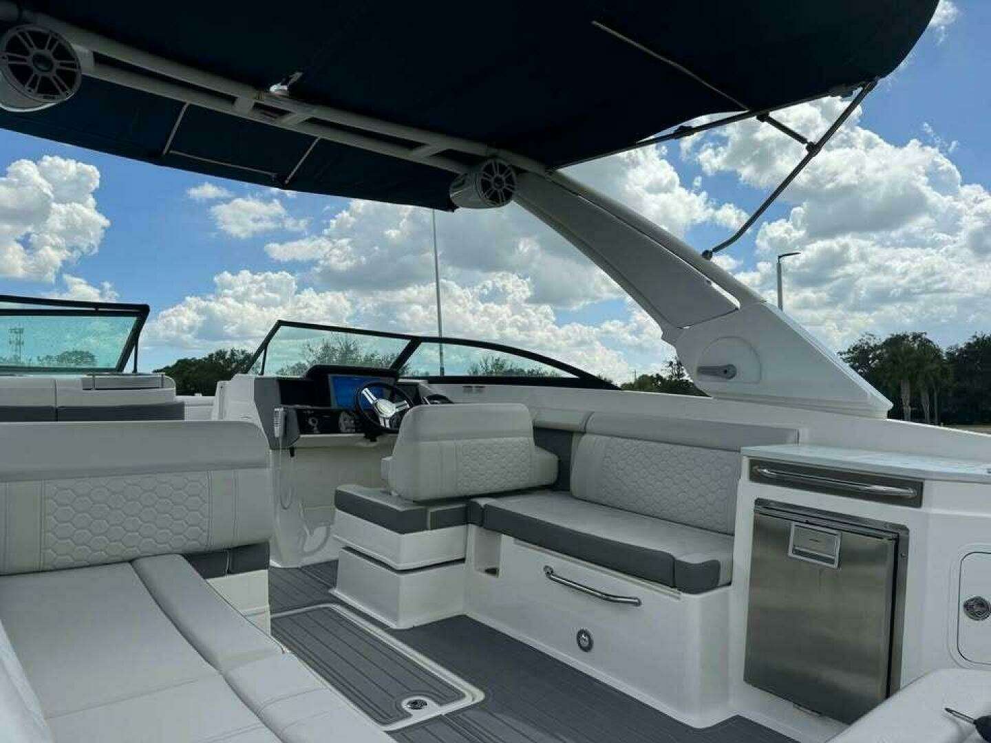 2022 Sea Ray — - Image 7