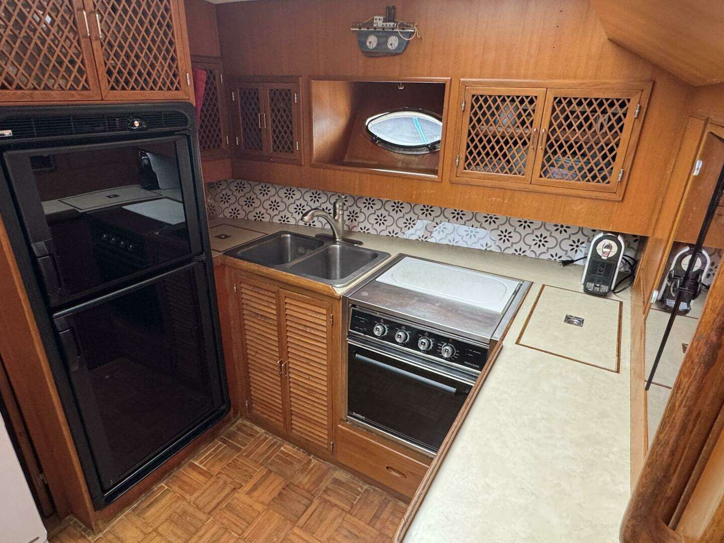 1990 Marine Trader Tradewinds - Image 30
