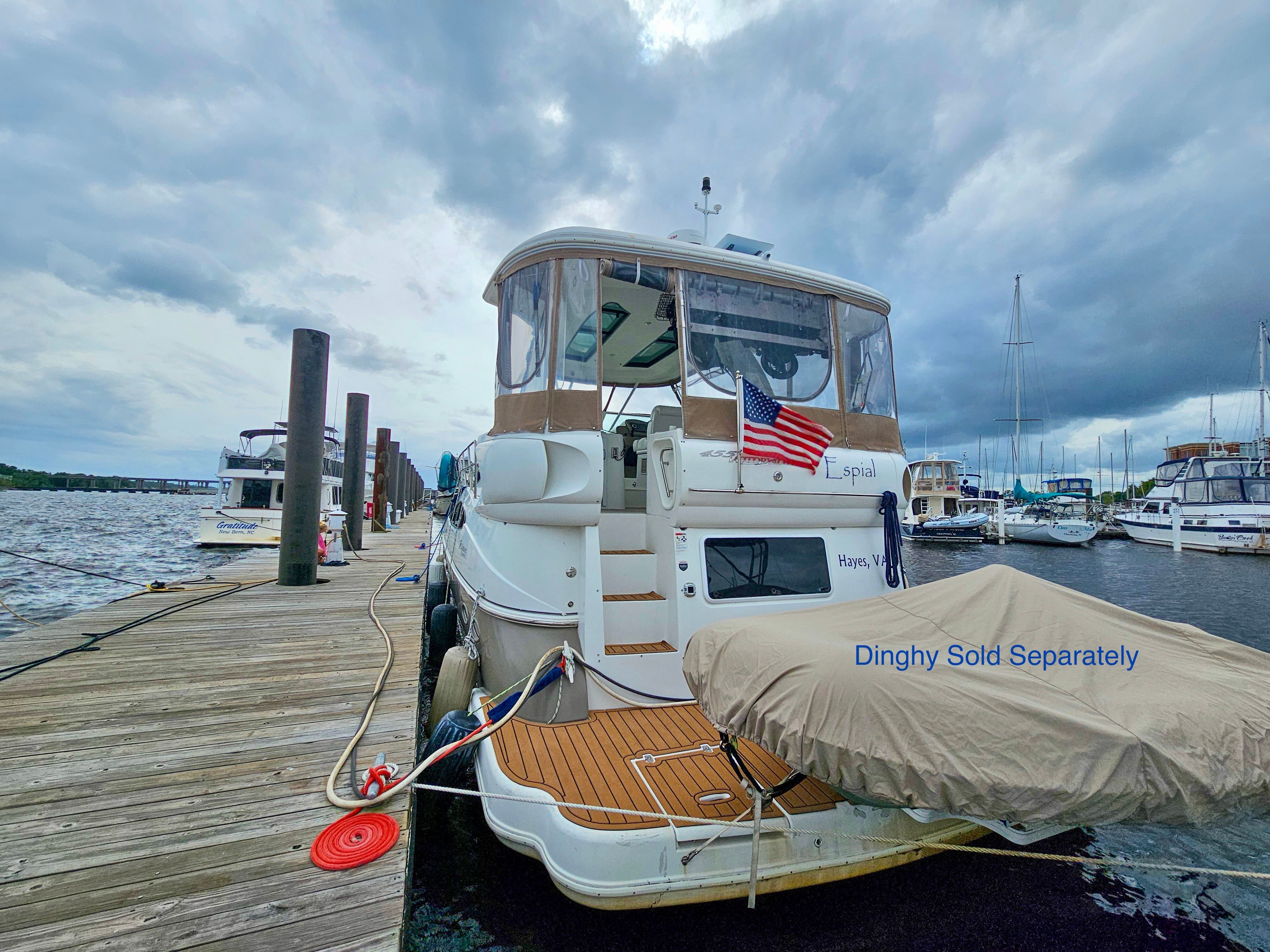 2008 Cruisers Yachts 455 Express Motoryacht - 4