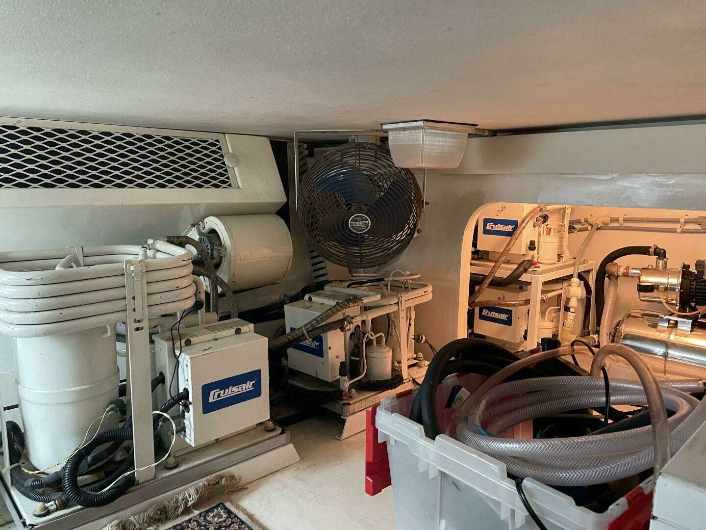 1995 Viking 54 Sports Yacht - Image 29