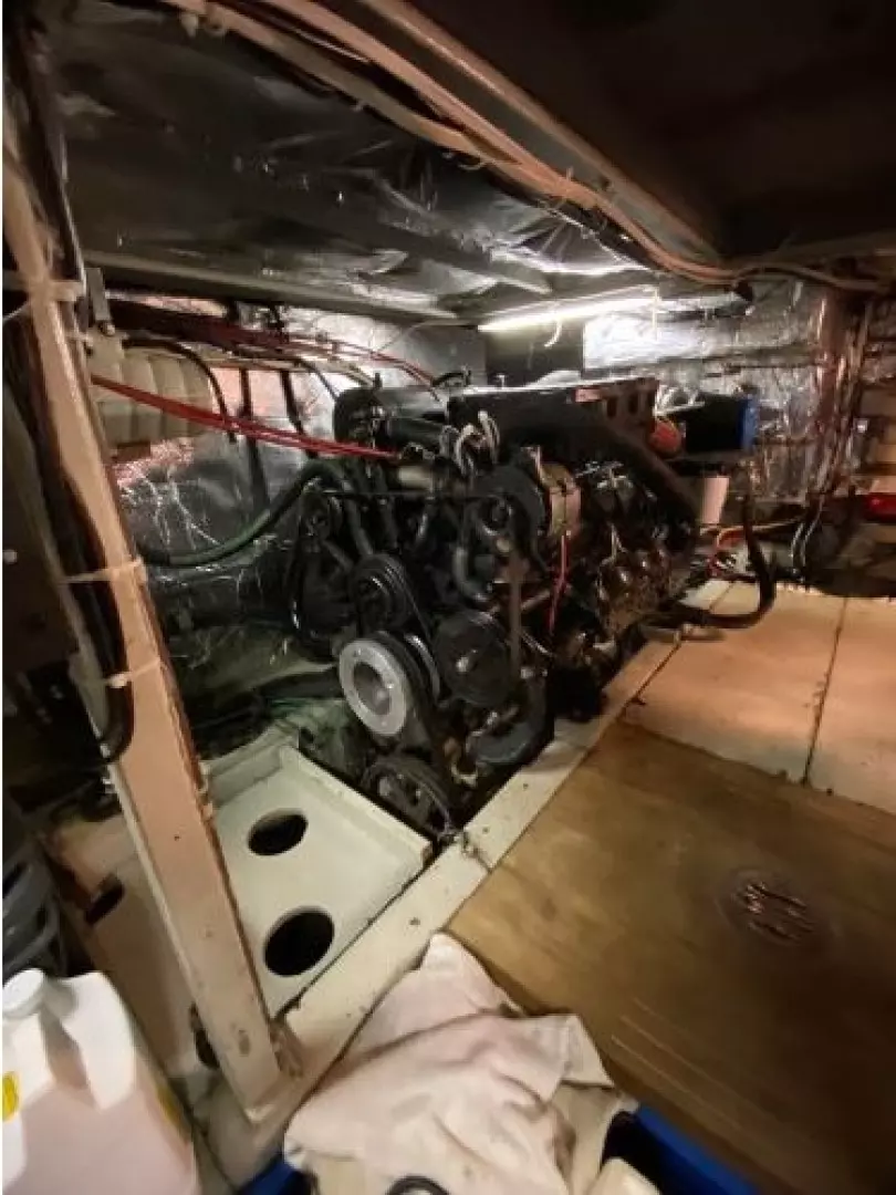 1983 Tollycraft Aft Cabin - Image 39