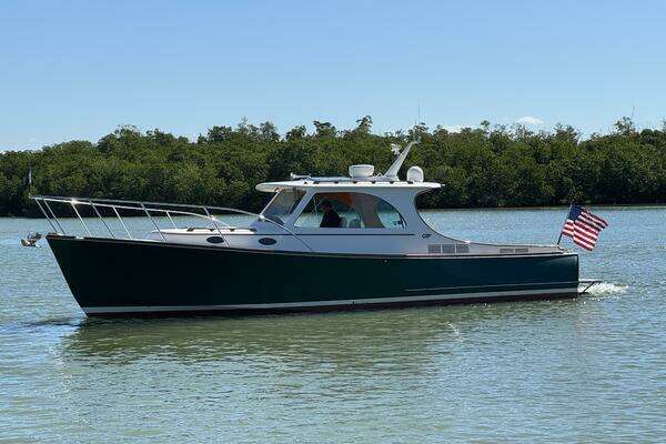 2014 Hinckley Picnic Boat 37 MKIII