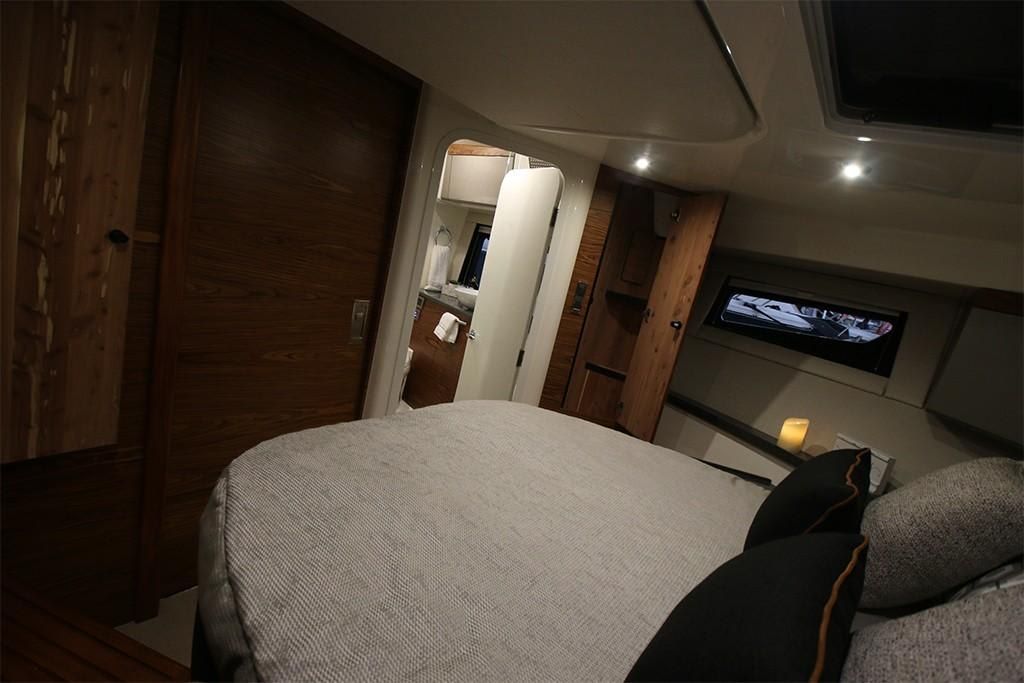 2023-Boston-Whaler-405-Conquest-MarineMax