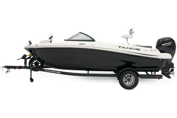 2025 Tahoe 200 S - 17