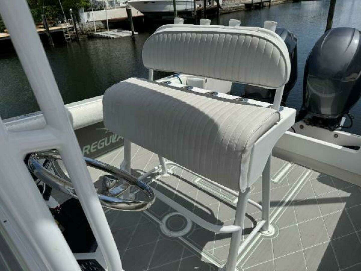 2005 Regulator 23 Center Console - Image 15