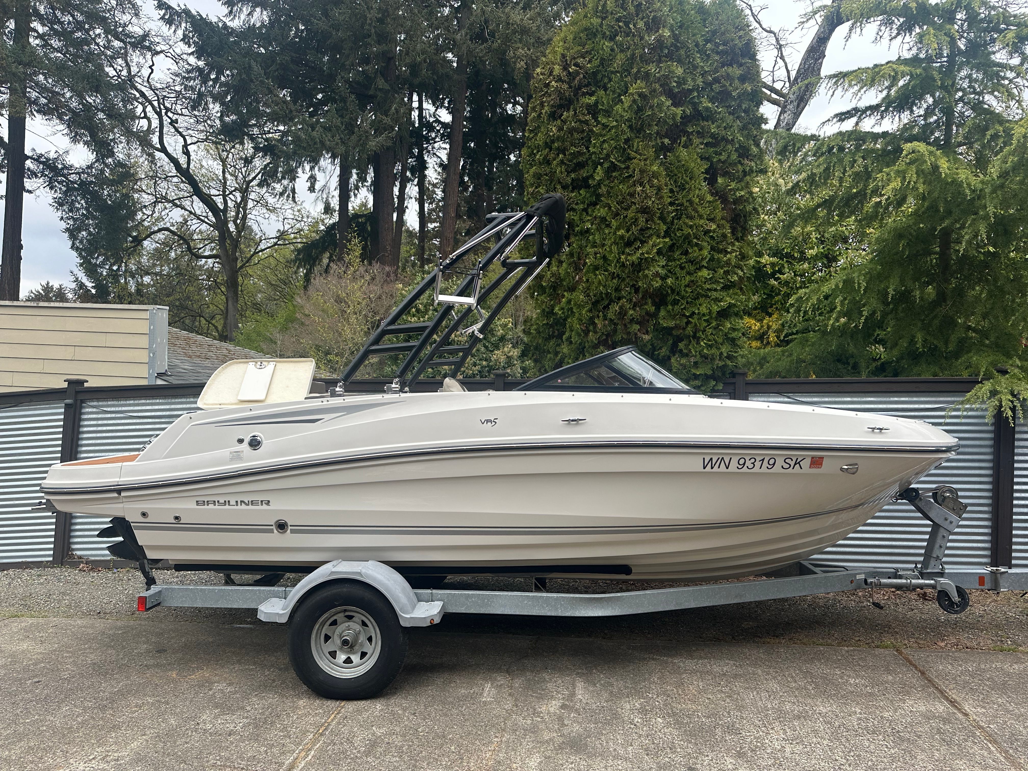 2017 Bayliner VR5 Bowrider OB - 4