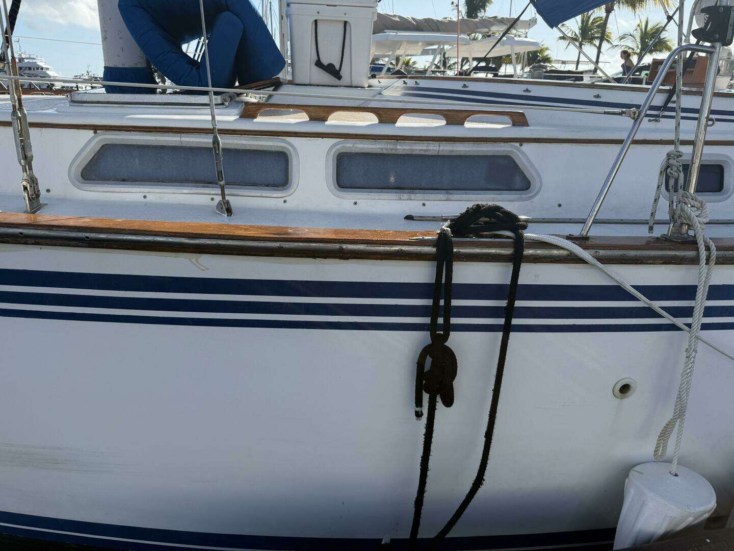 1985 Endeavour 42 - Image 26