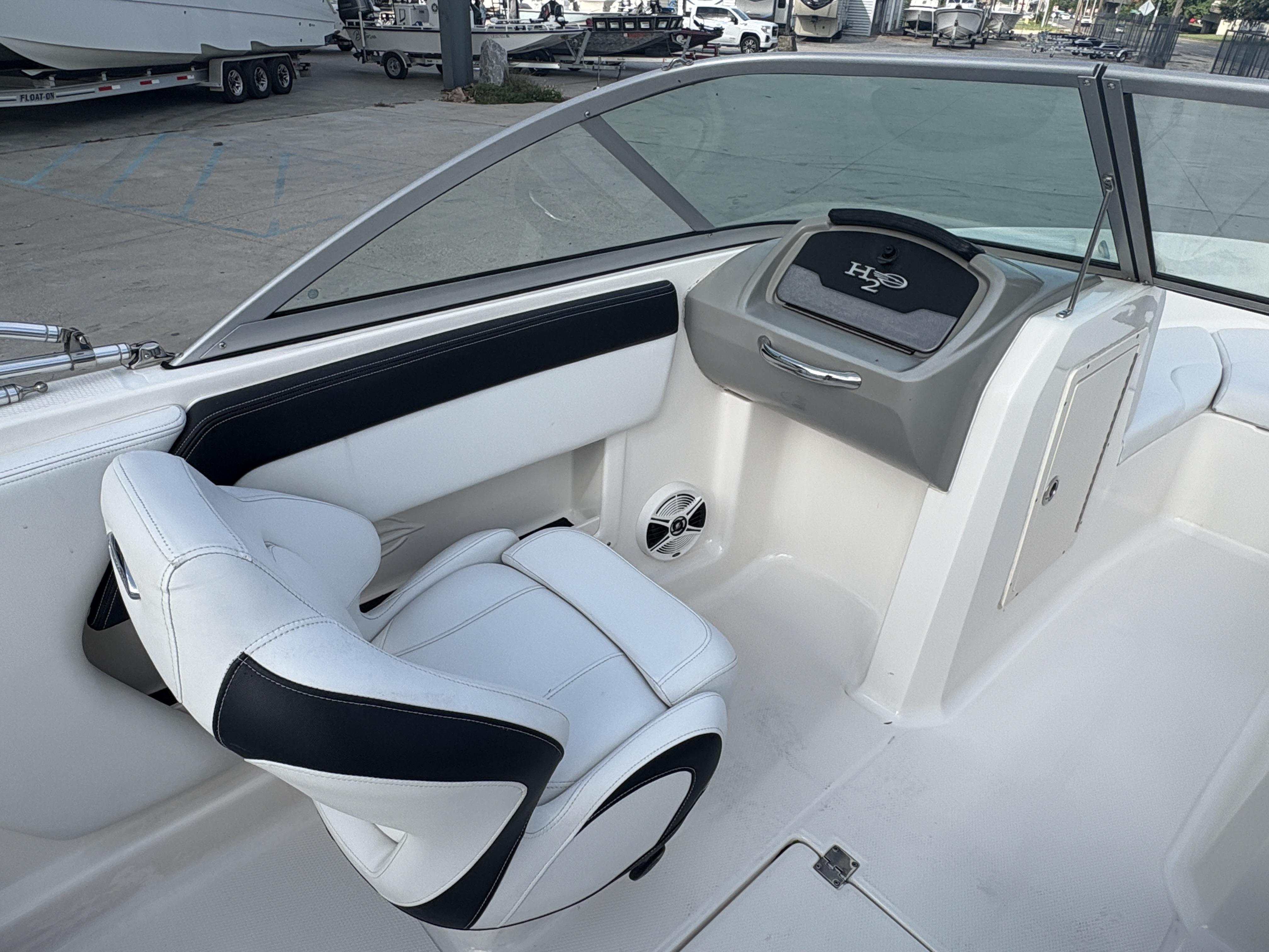 2017 Chaparral 19 H2O Sport - 11