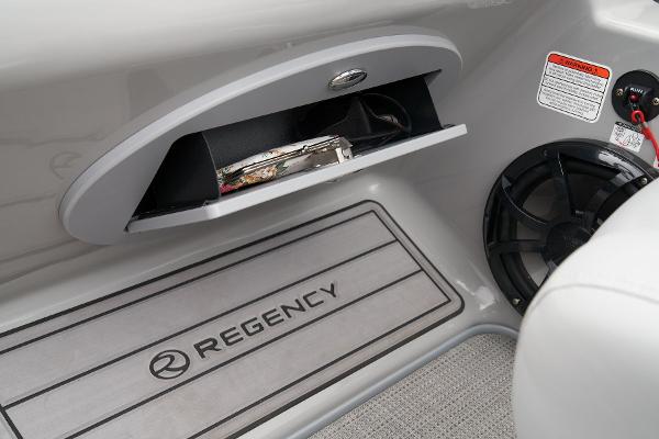 2025 Regency 230 LE3 Sport - 47