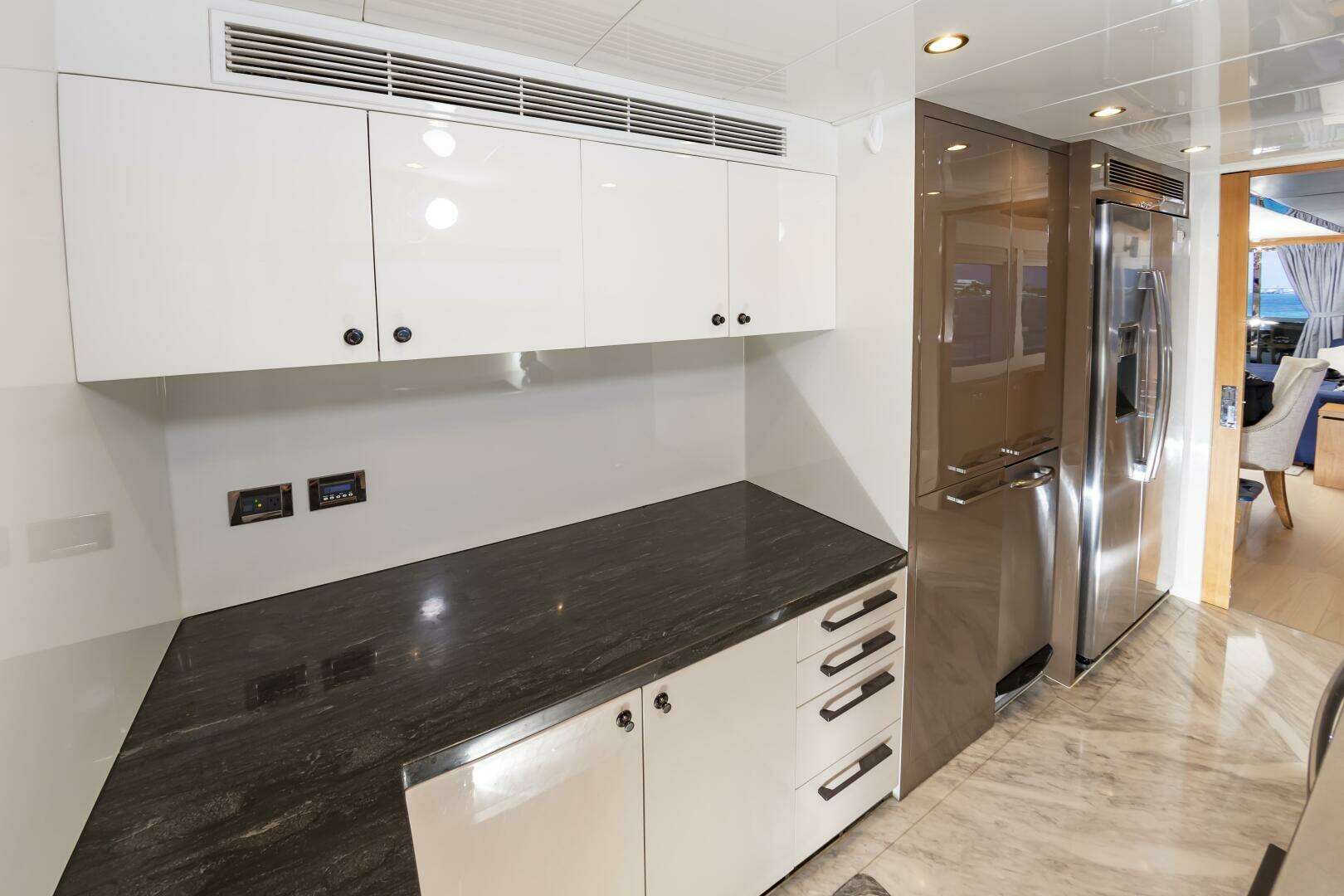 2017 Johnson 93 Flybridge - Image 39