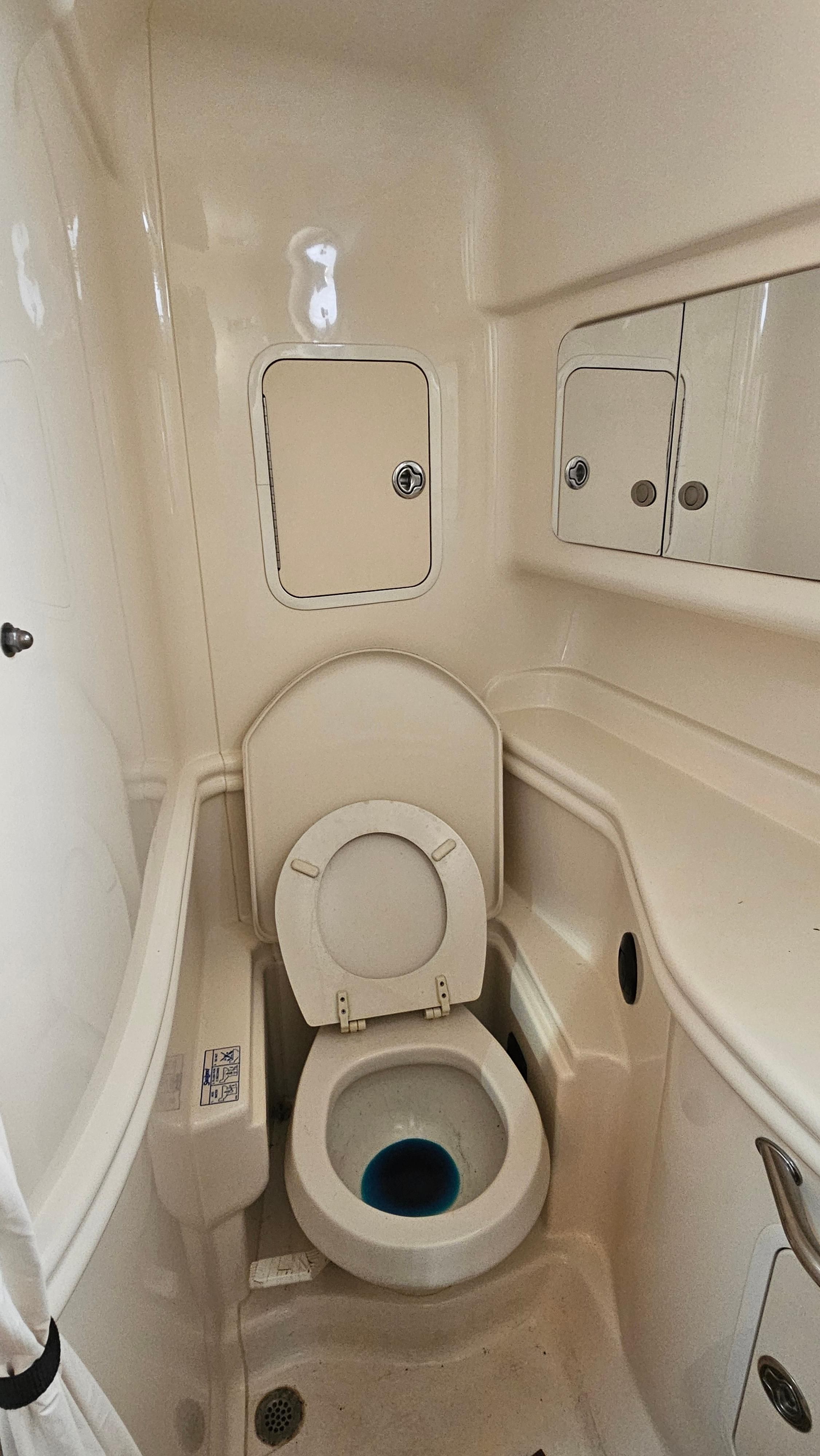 2005 Sea Ray Sundancer 320 - 17