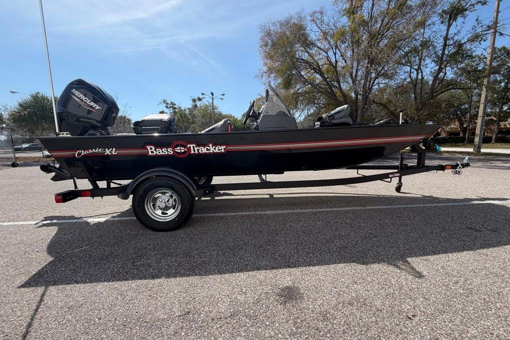 2026 Tracker Bass Tracker Classic XL