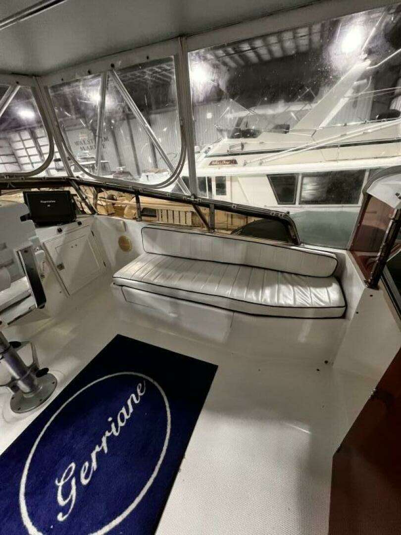 1989 Hi-Star 48 Sundeck - Image 11