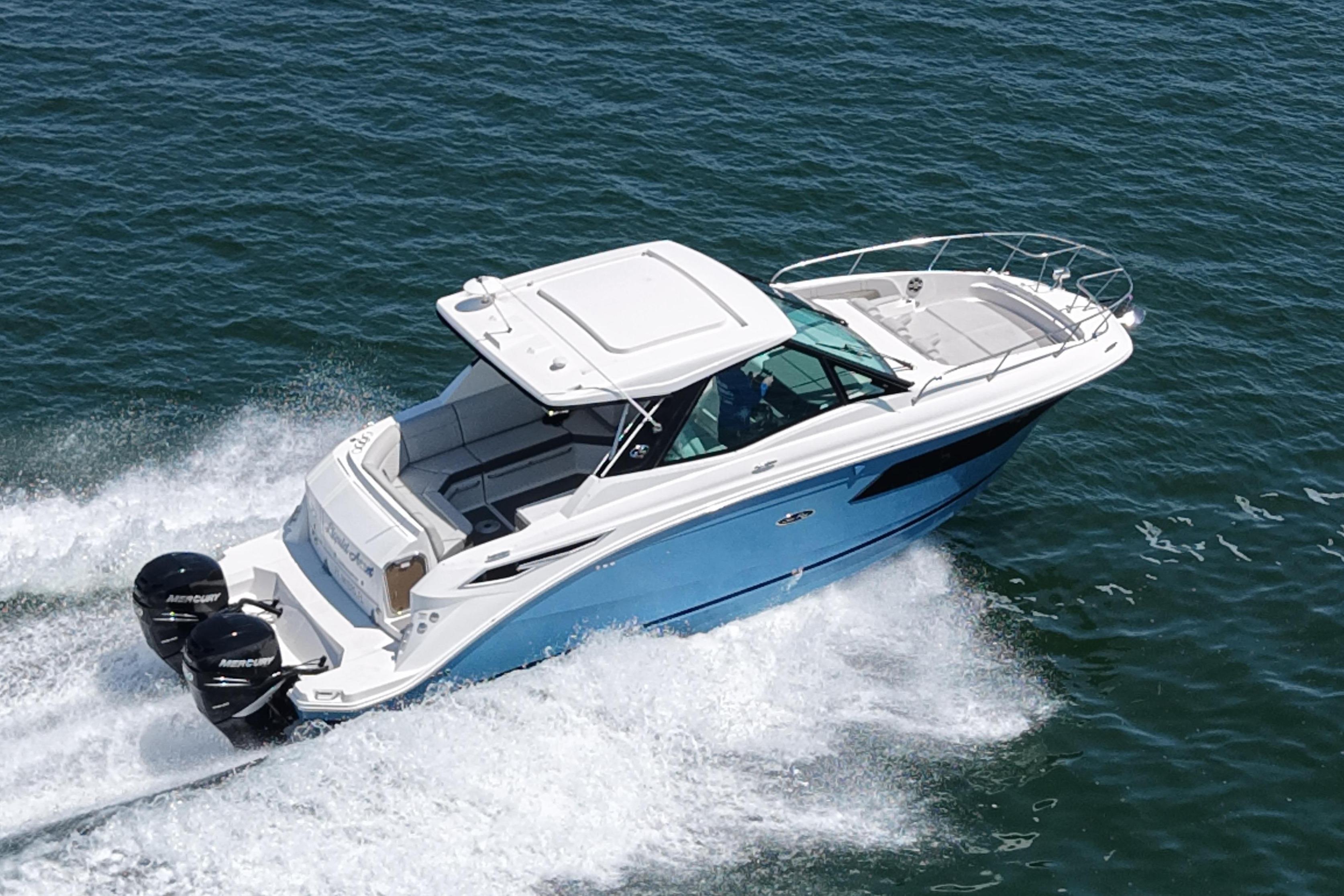 2022 Sea Ray Sundancer 320 Coupe Outboard