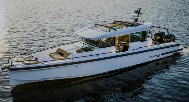 2022 Axopar 37 XC Cross Cabin