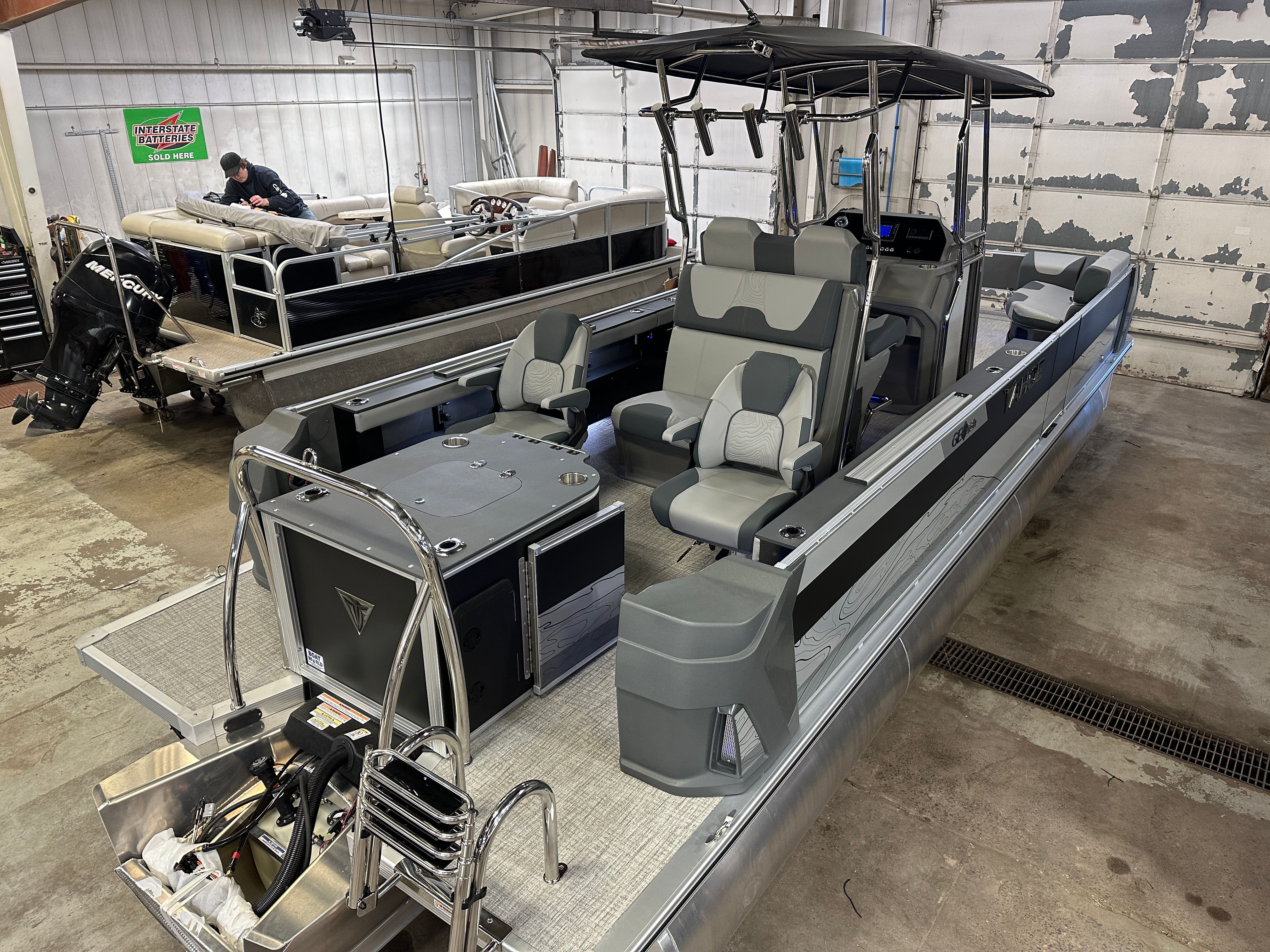 2025 Tahoe GEOfish 200HP CRF 2585 Tritoon