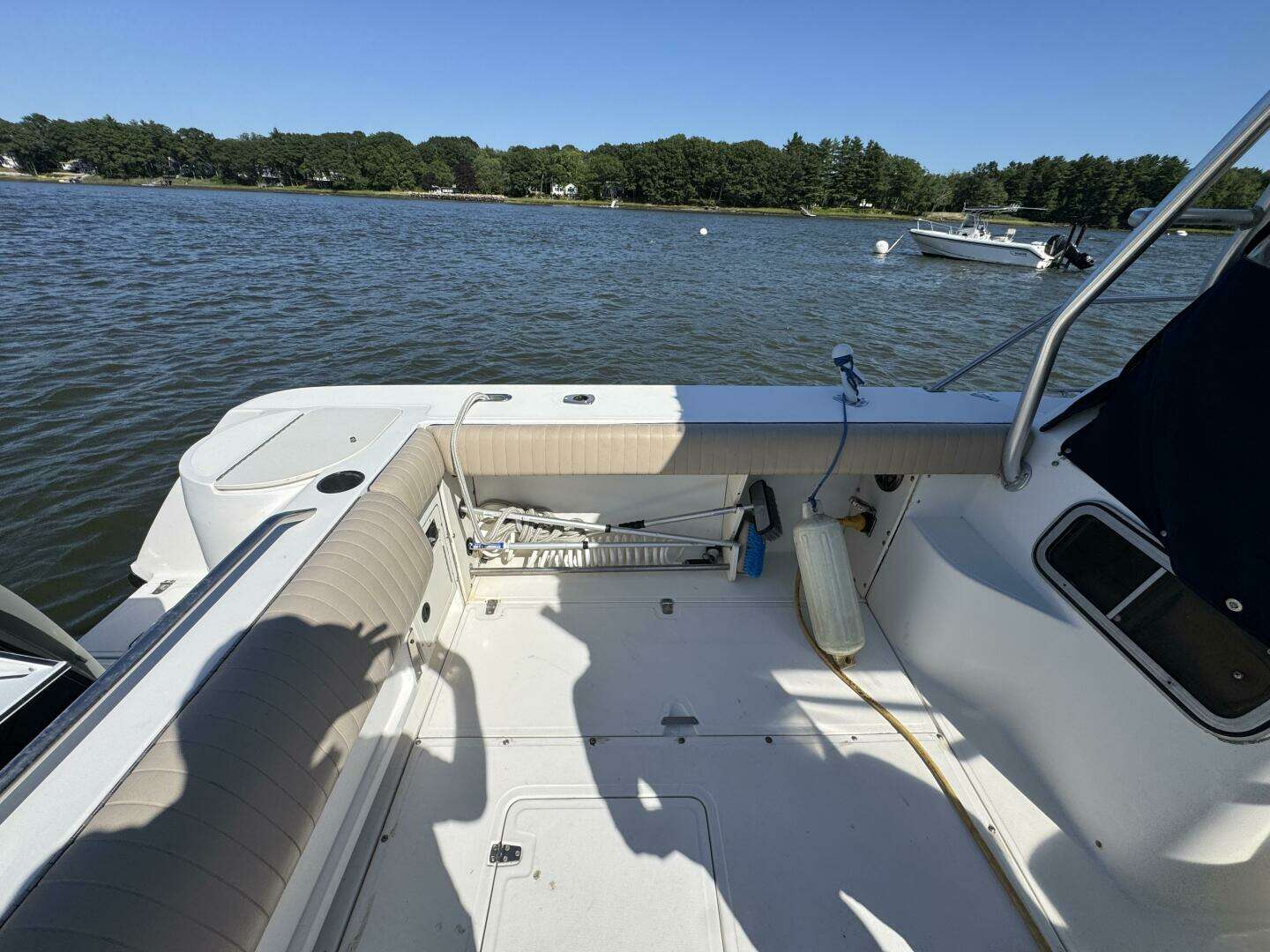 1999 Boston Whaler 28 Conquest - Image 40