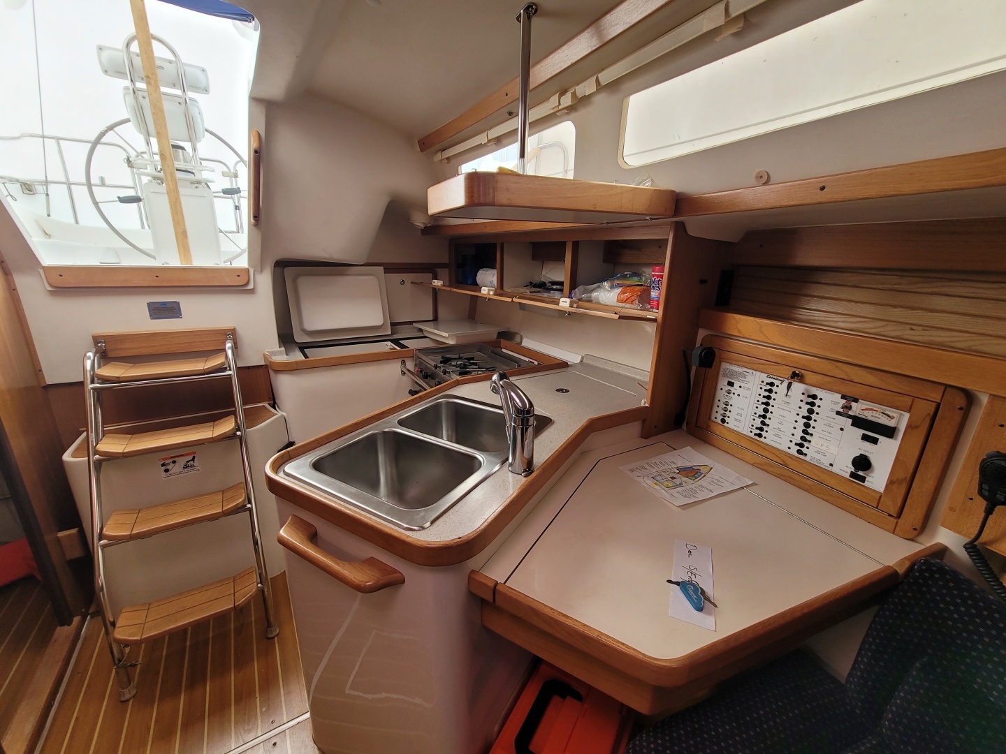 2006 Catalina 320 - Image 27