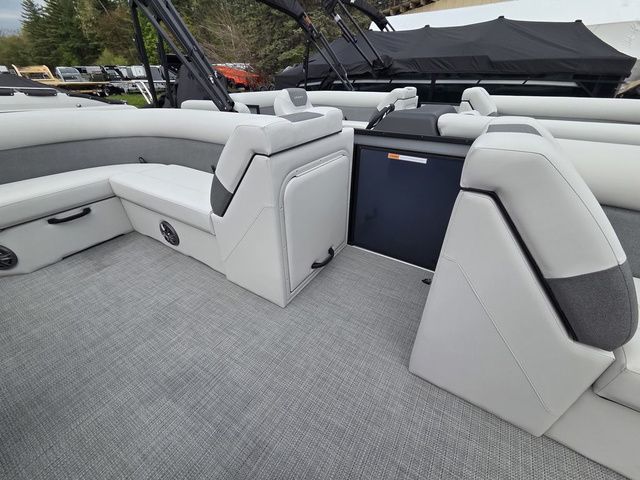 2026 Crest Conquest SE 220 Cruise Tri-Toon W/150Hp And Traile - 9