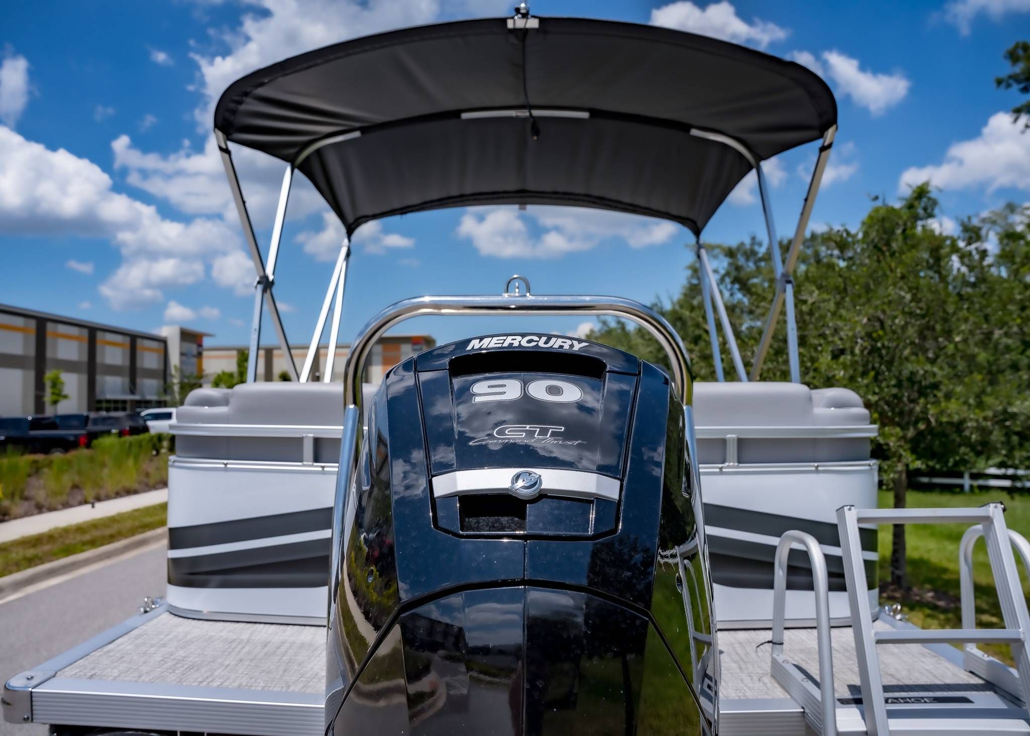 2025 Tahoe Pontoon SLT 23' Quad Lounge - 5