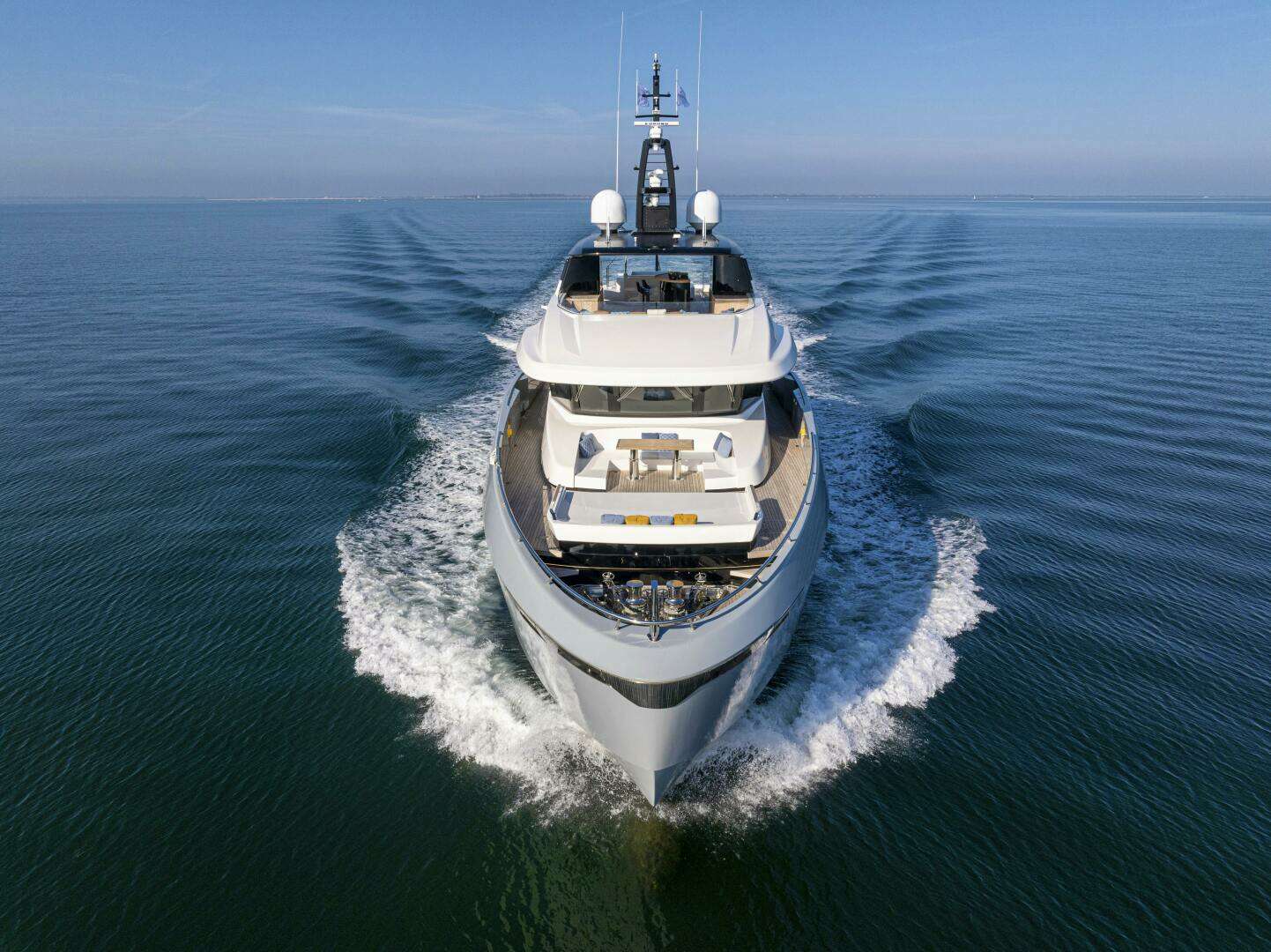 2028 Ocean King Doge 400 - Image 3
